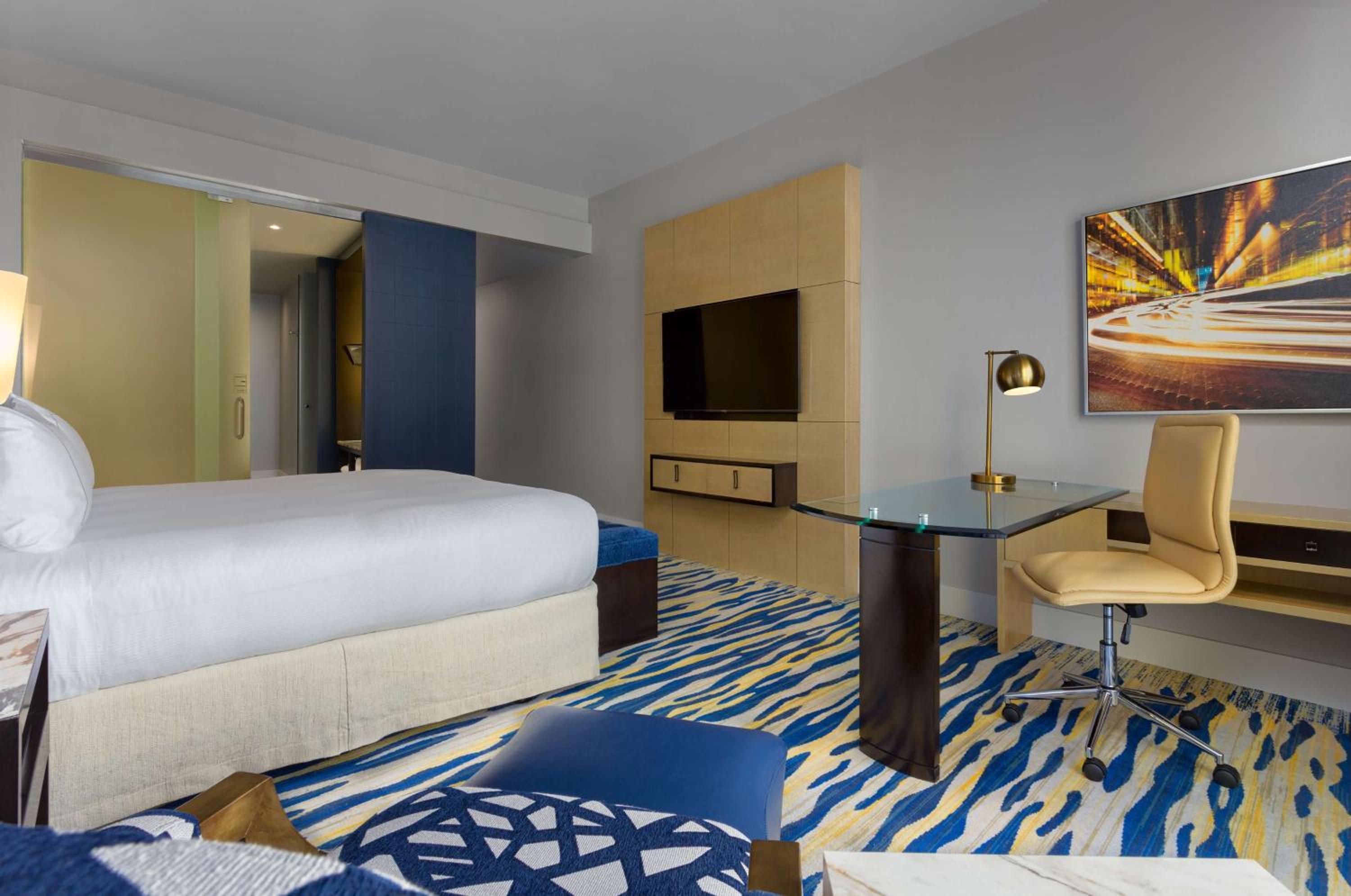Premium Ocean View - 1 King Bed