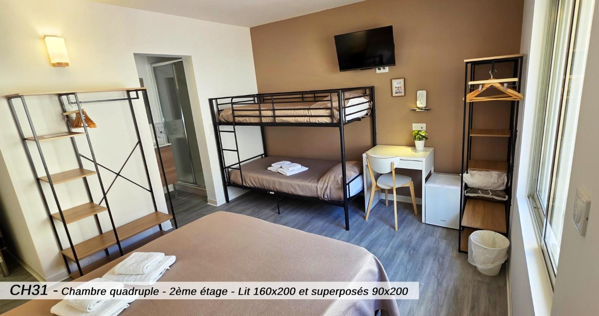 Quadruple Room - Photo 7