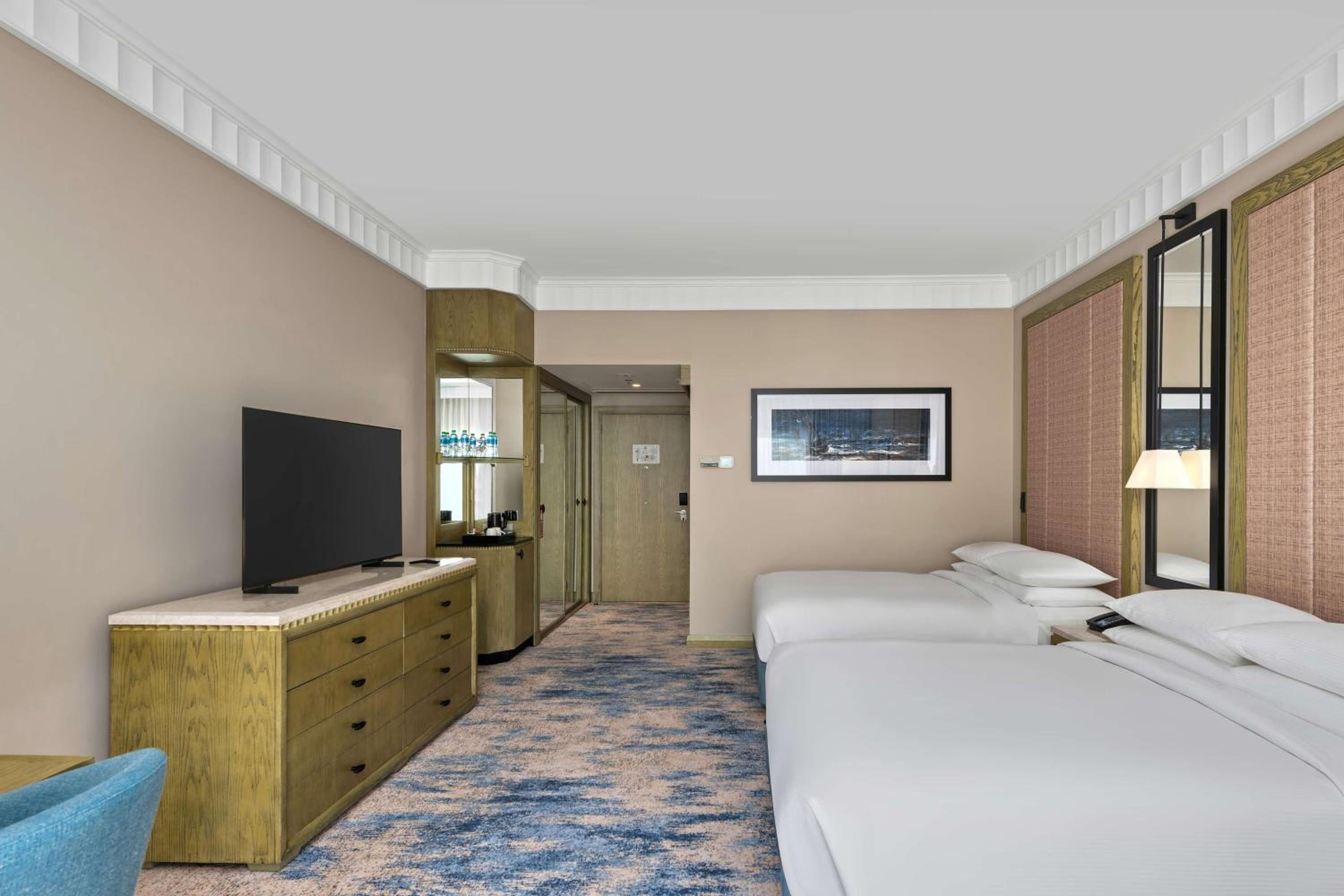 Family Queen Room with Two Queen Beds - Garden Access