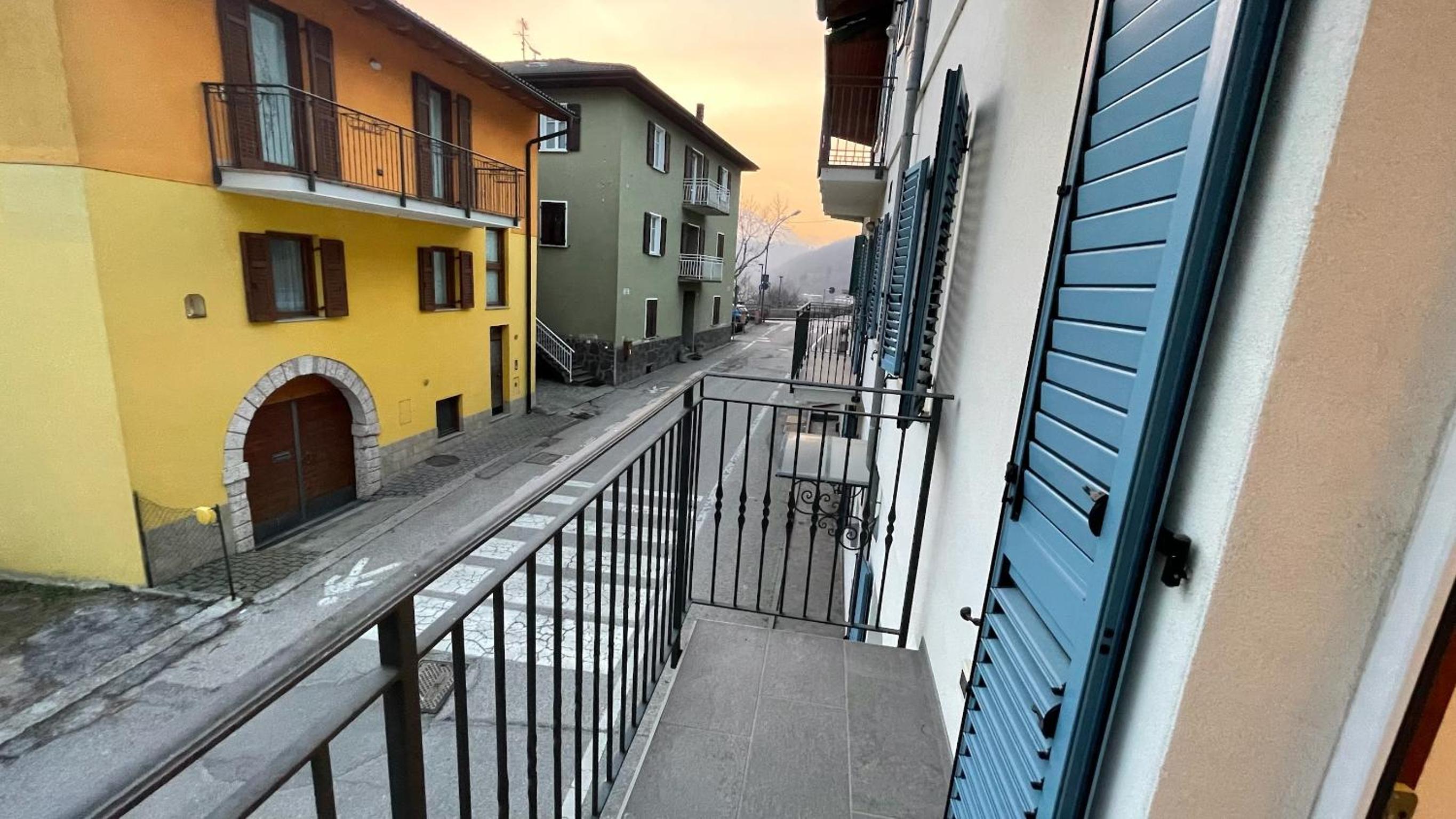Apartment with View and Balcony photo 3