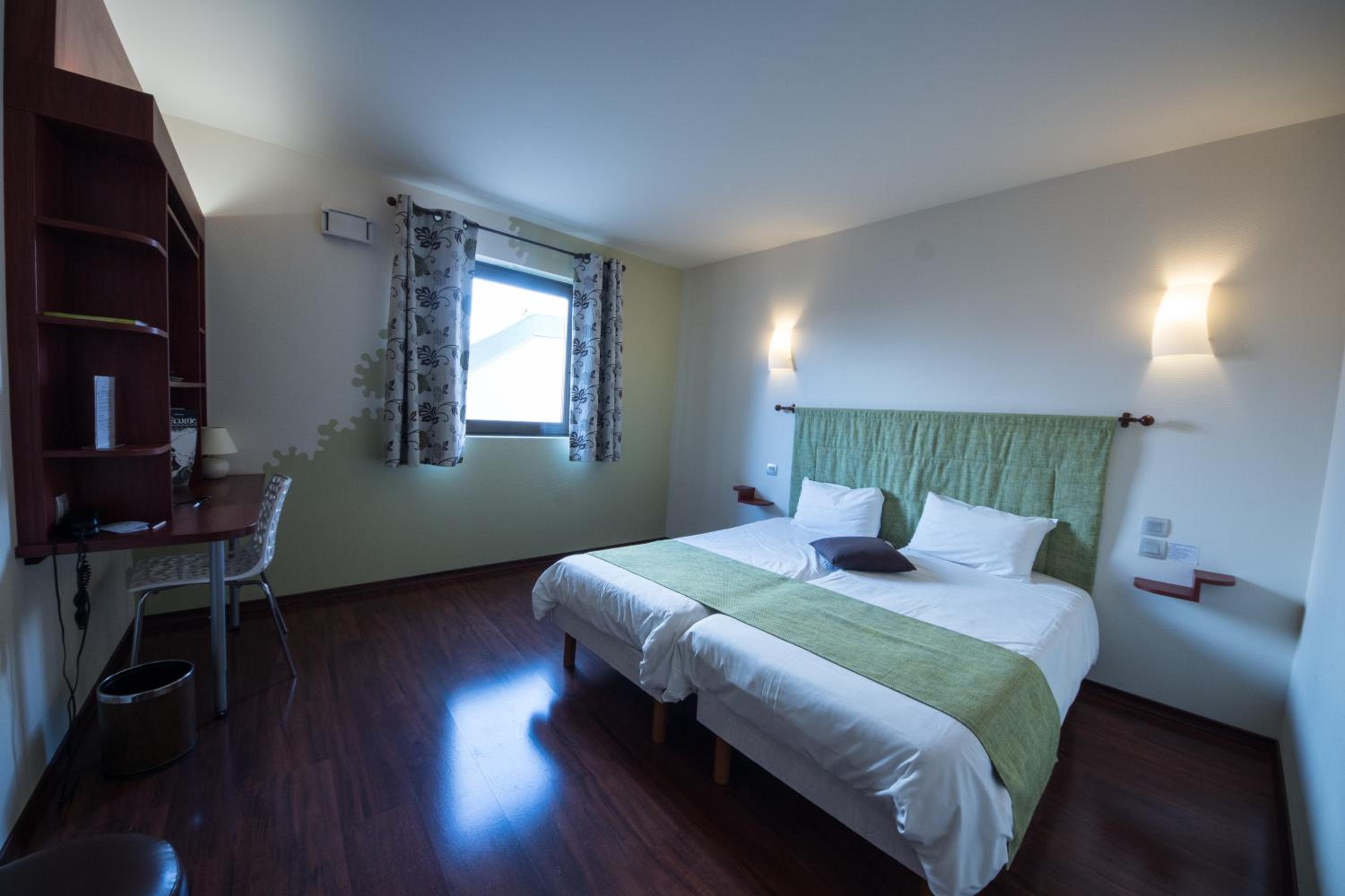 Comfort Twin Room - Photo 2
