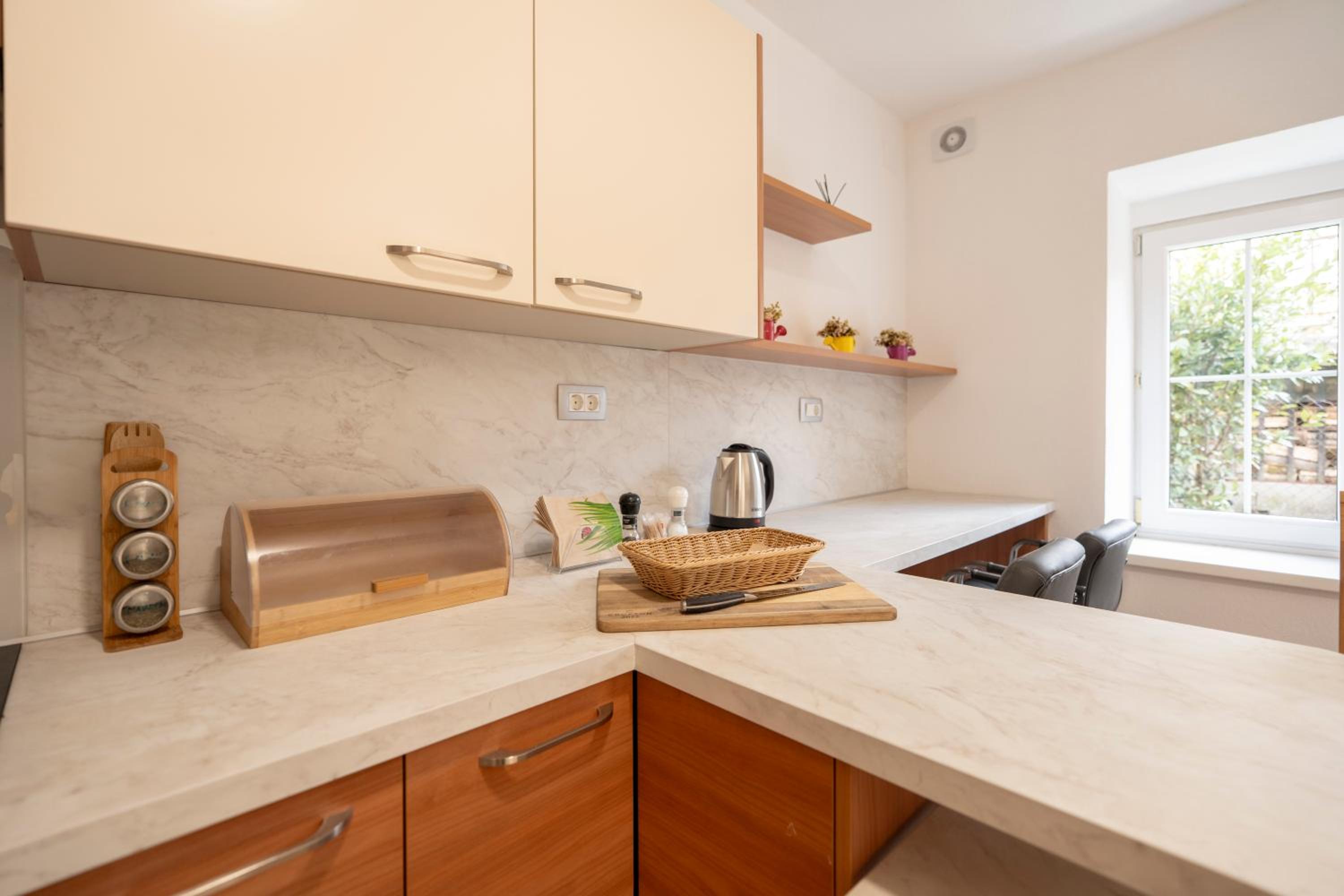 Apartment with Mountain View - Photo 16