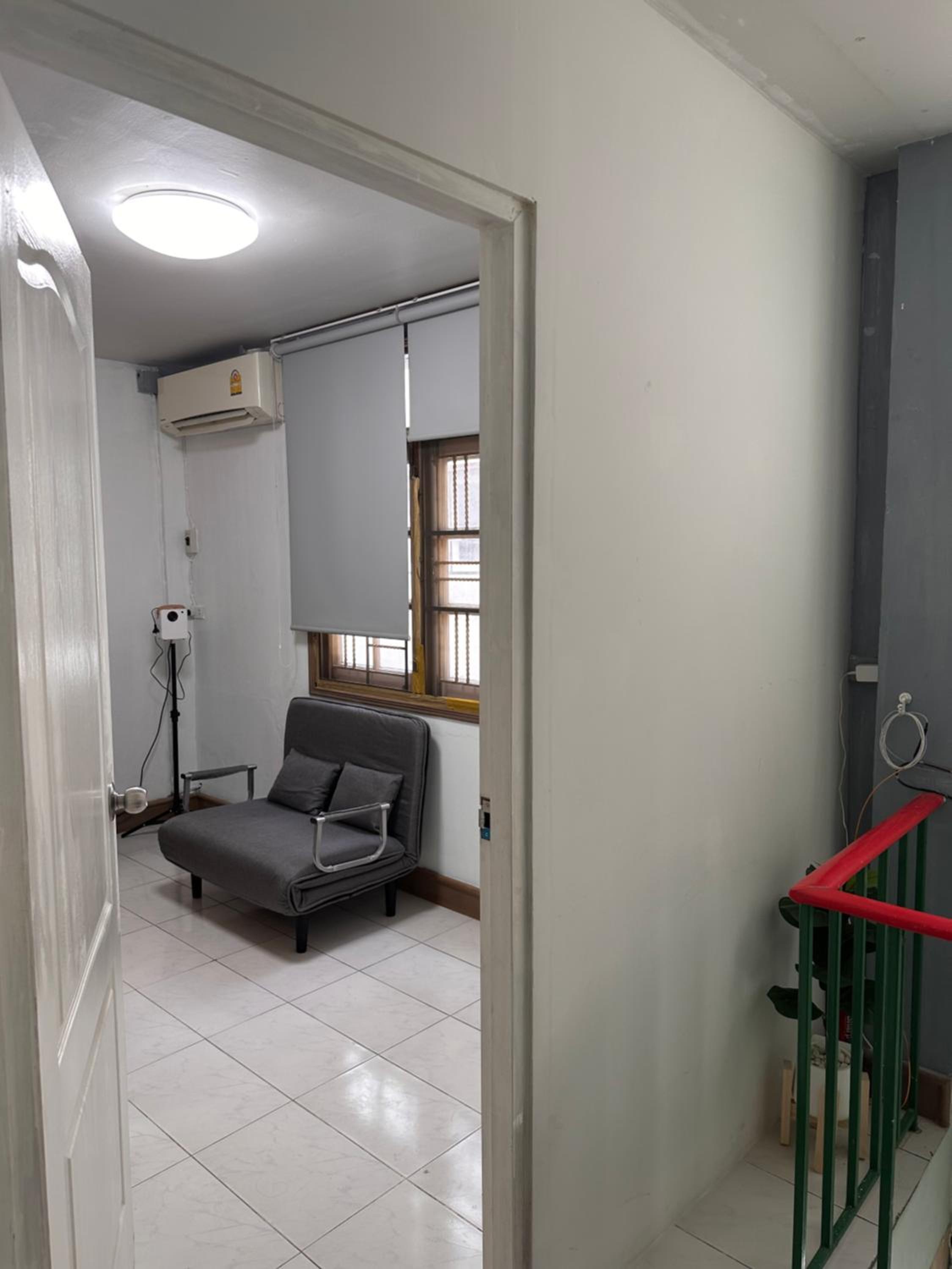 Family Room with Private Bathroom photo 2