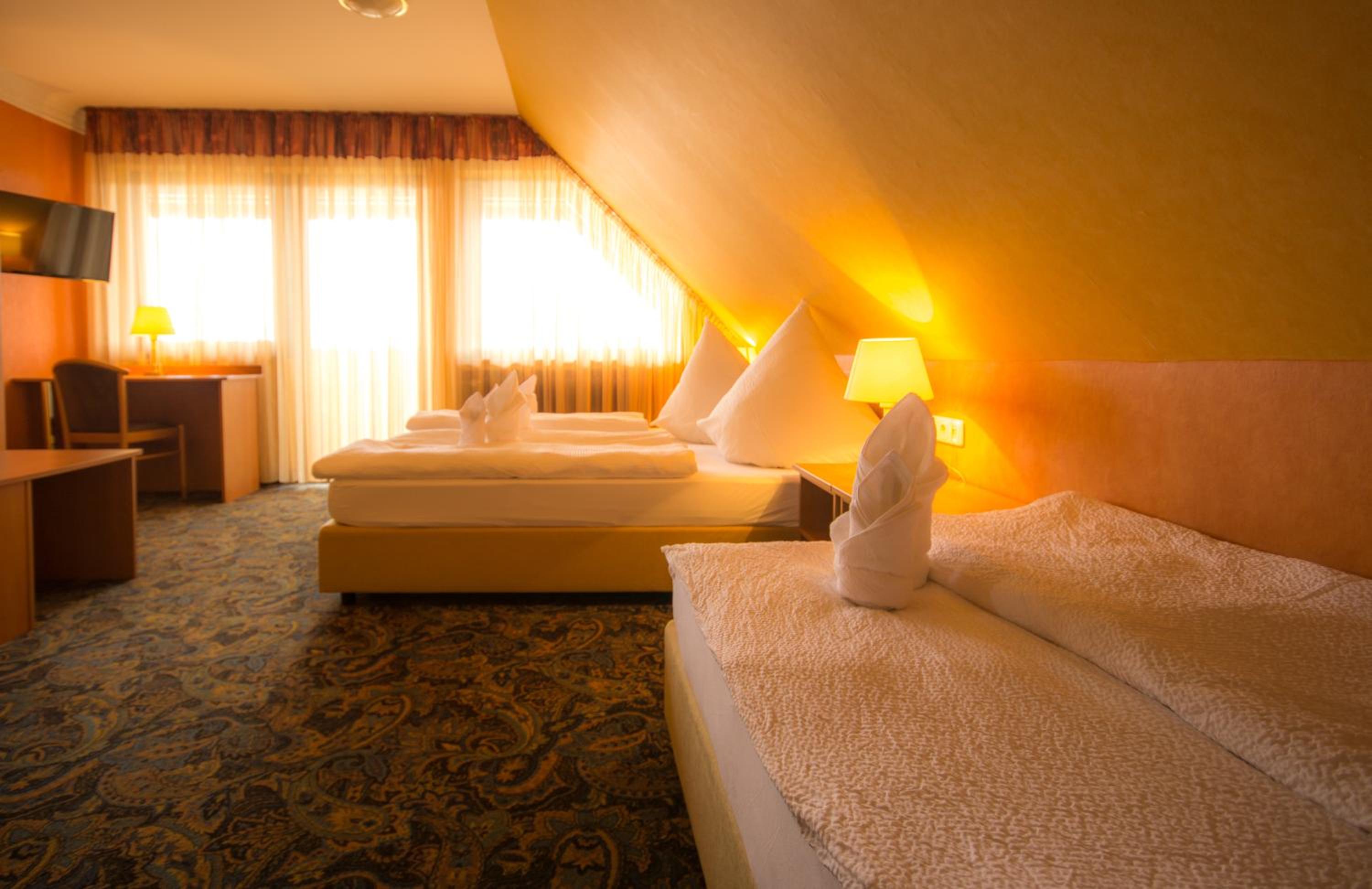 Triple Room with Balcony - Photo 2