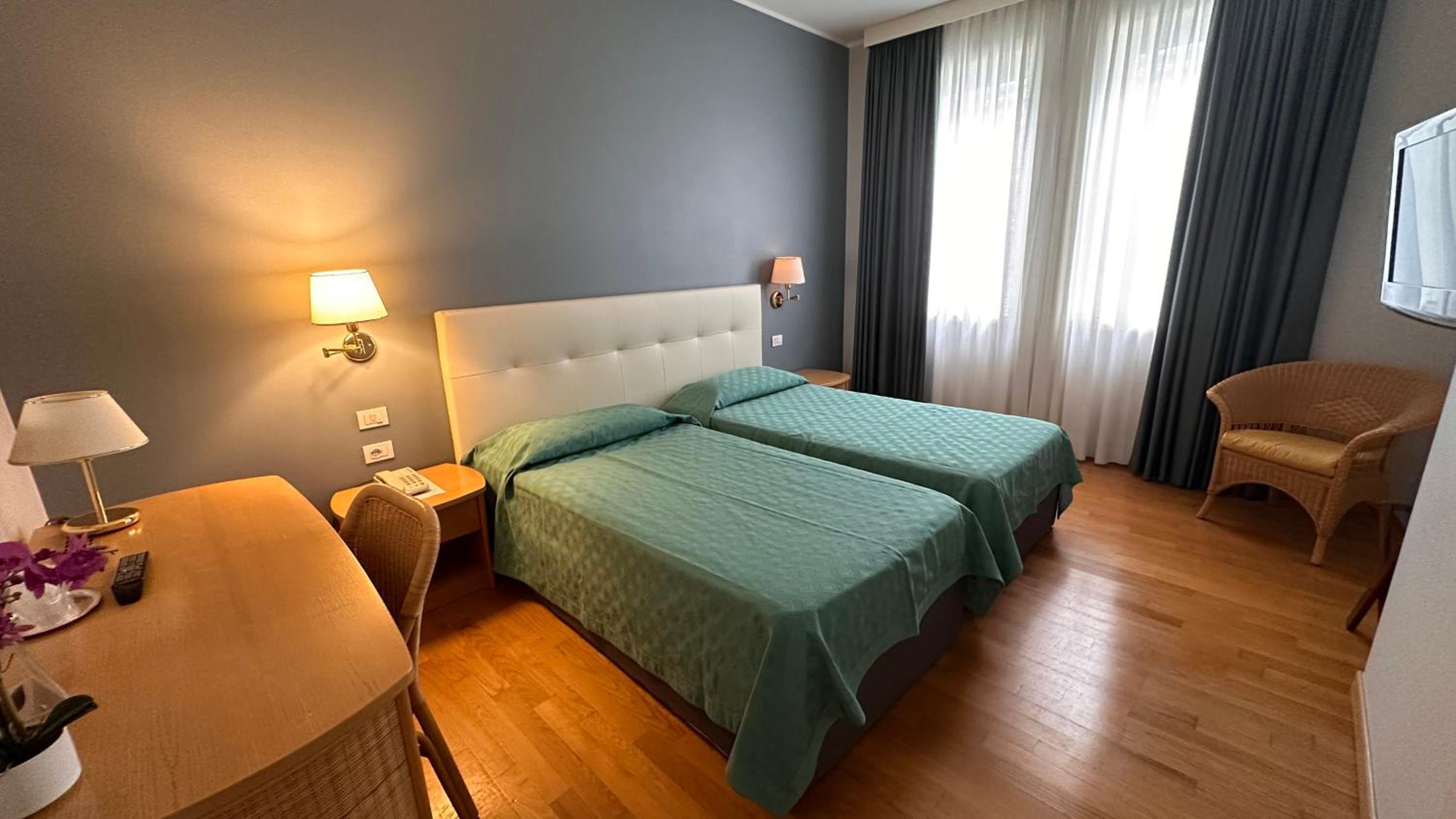 Twin Room - Photo 1