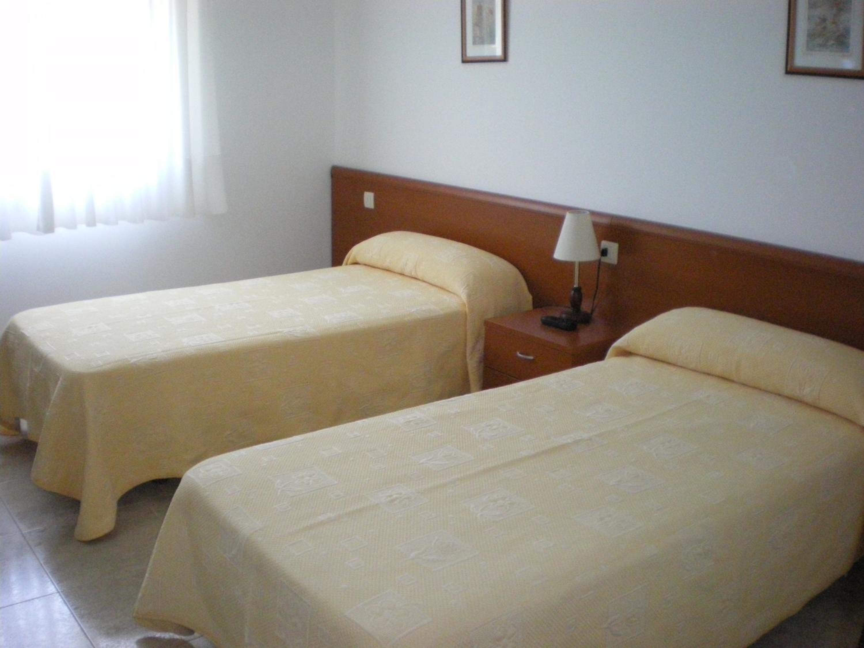 Double or Twin Room - Photo 3