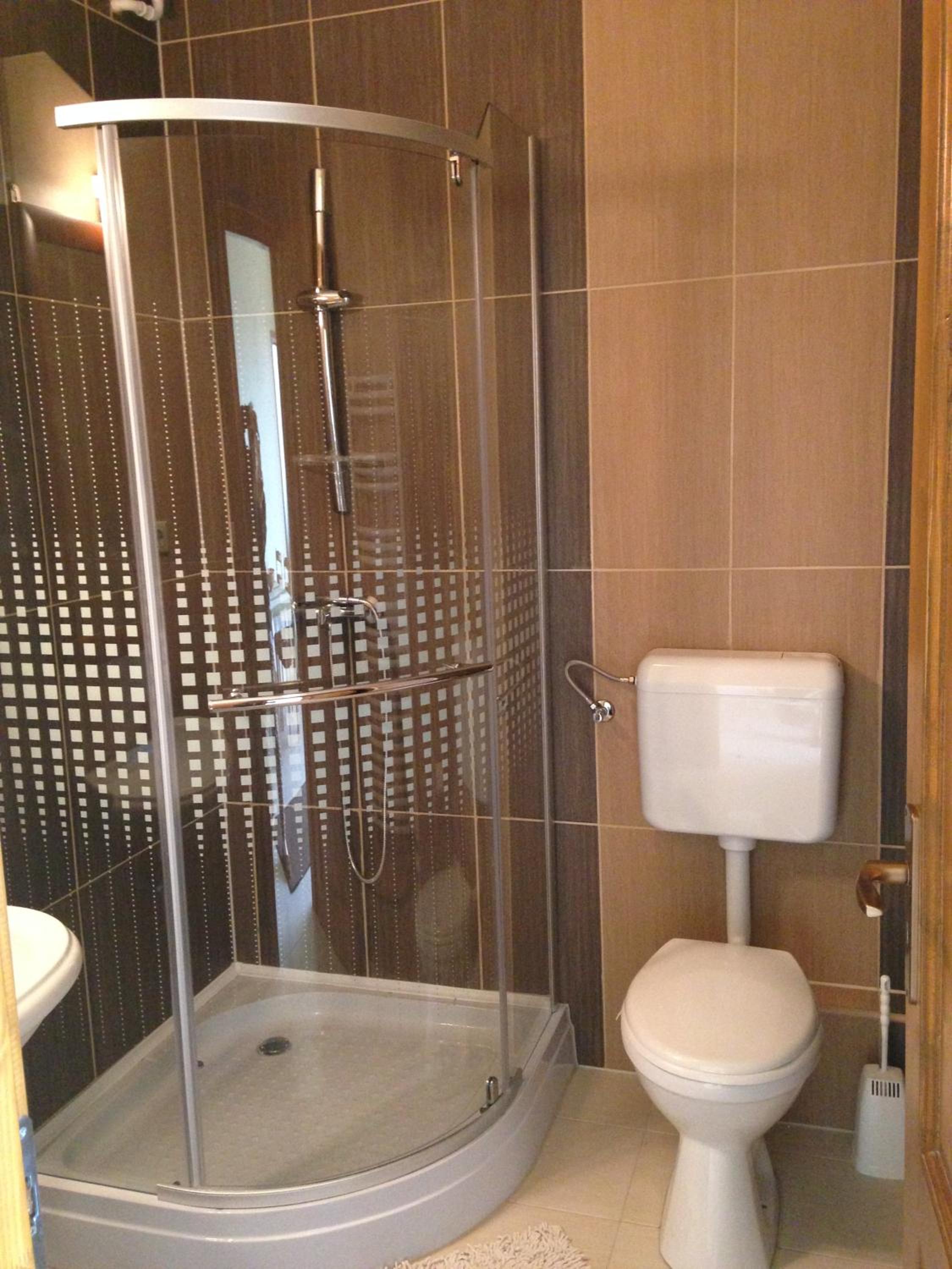 Two-Bedroom Apartment - Photo 2