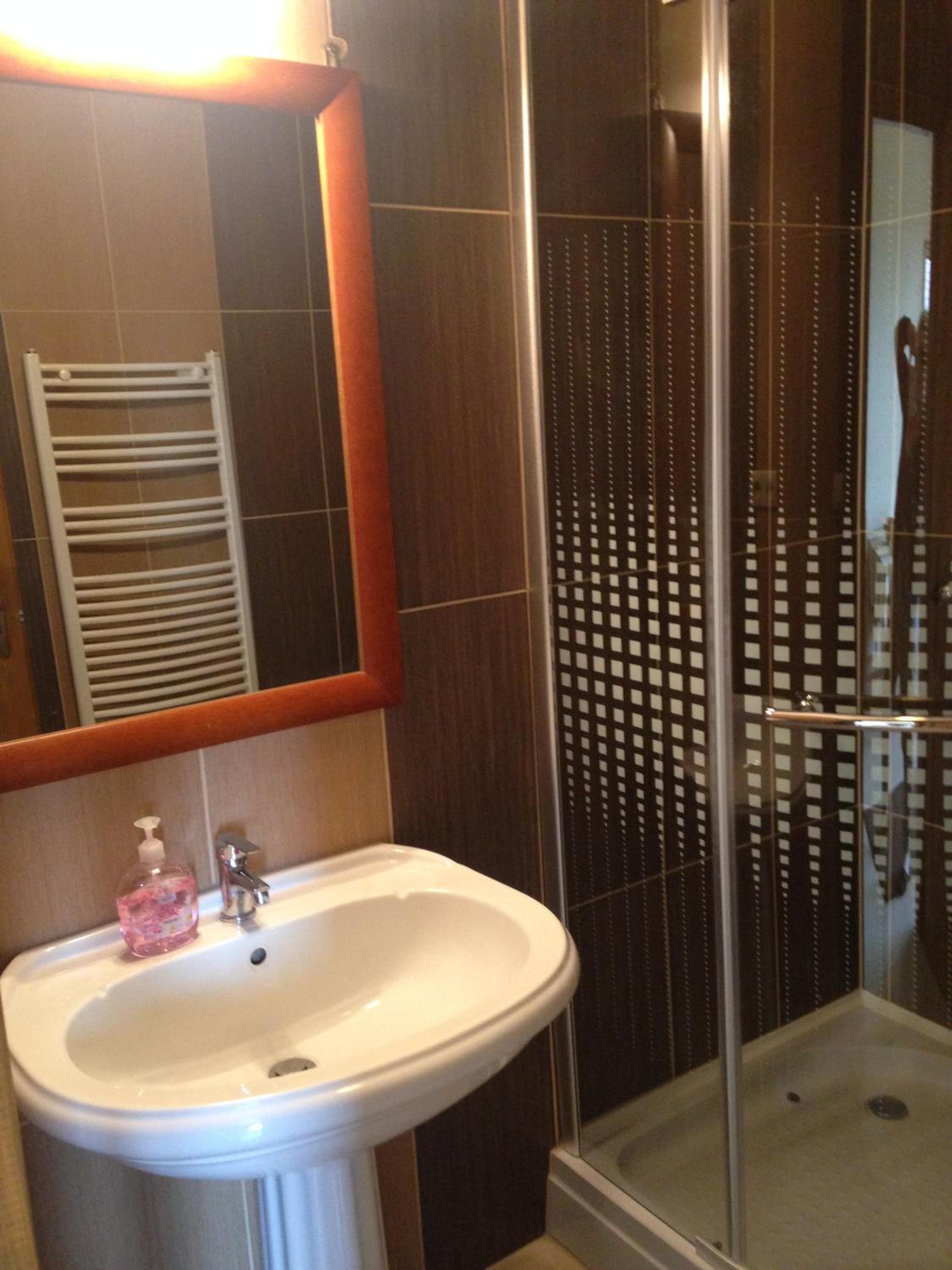 Two-Bedroom Apartment - Photo 3