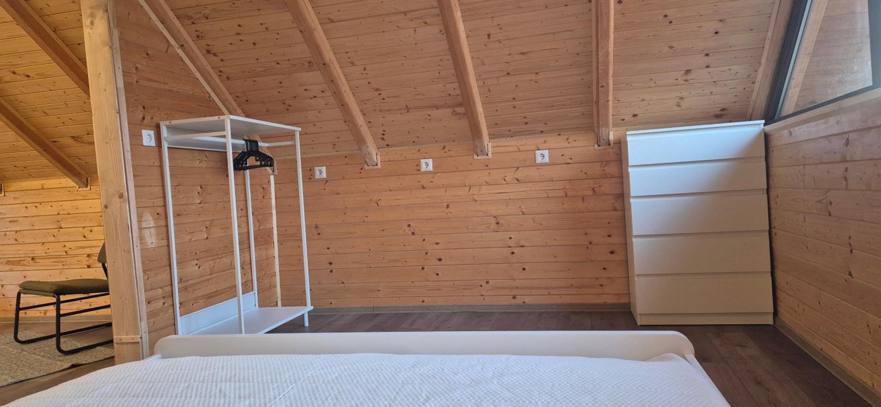 One-Bedroom House - Photo 6