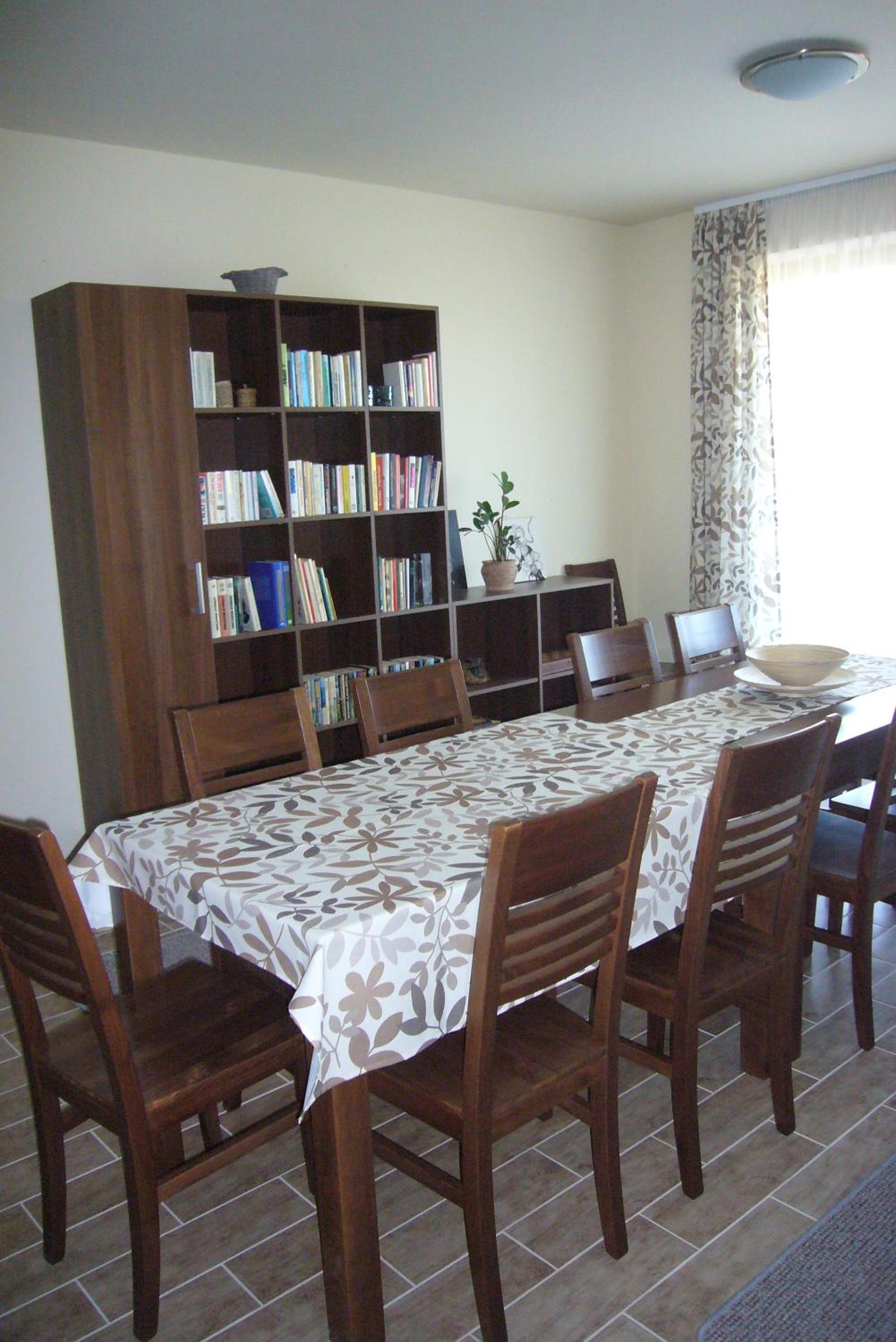 Apartment with Lake View - Photo 5