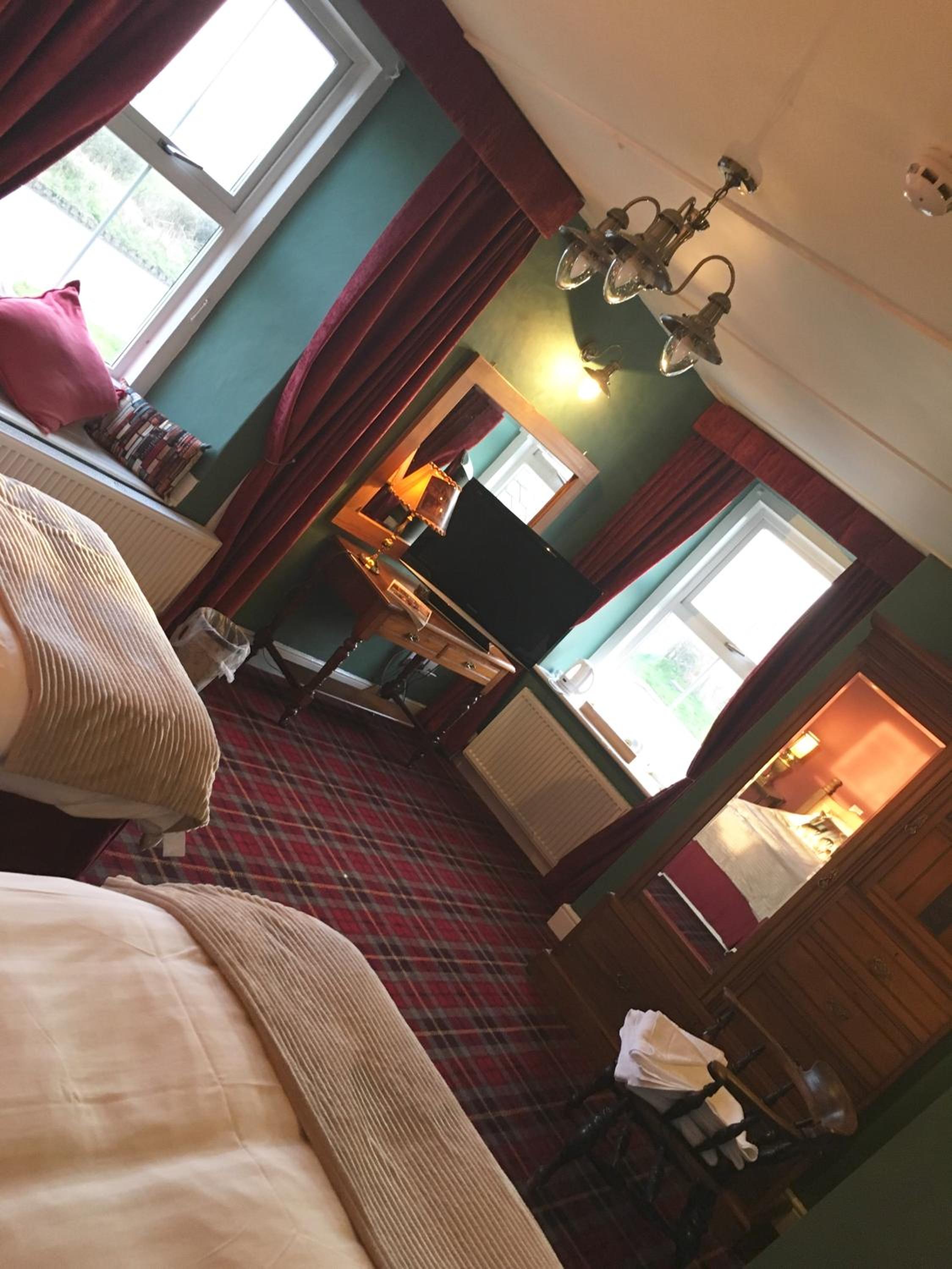 Twin Room with Private Bathroom