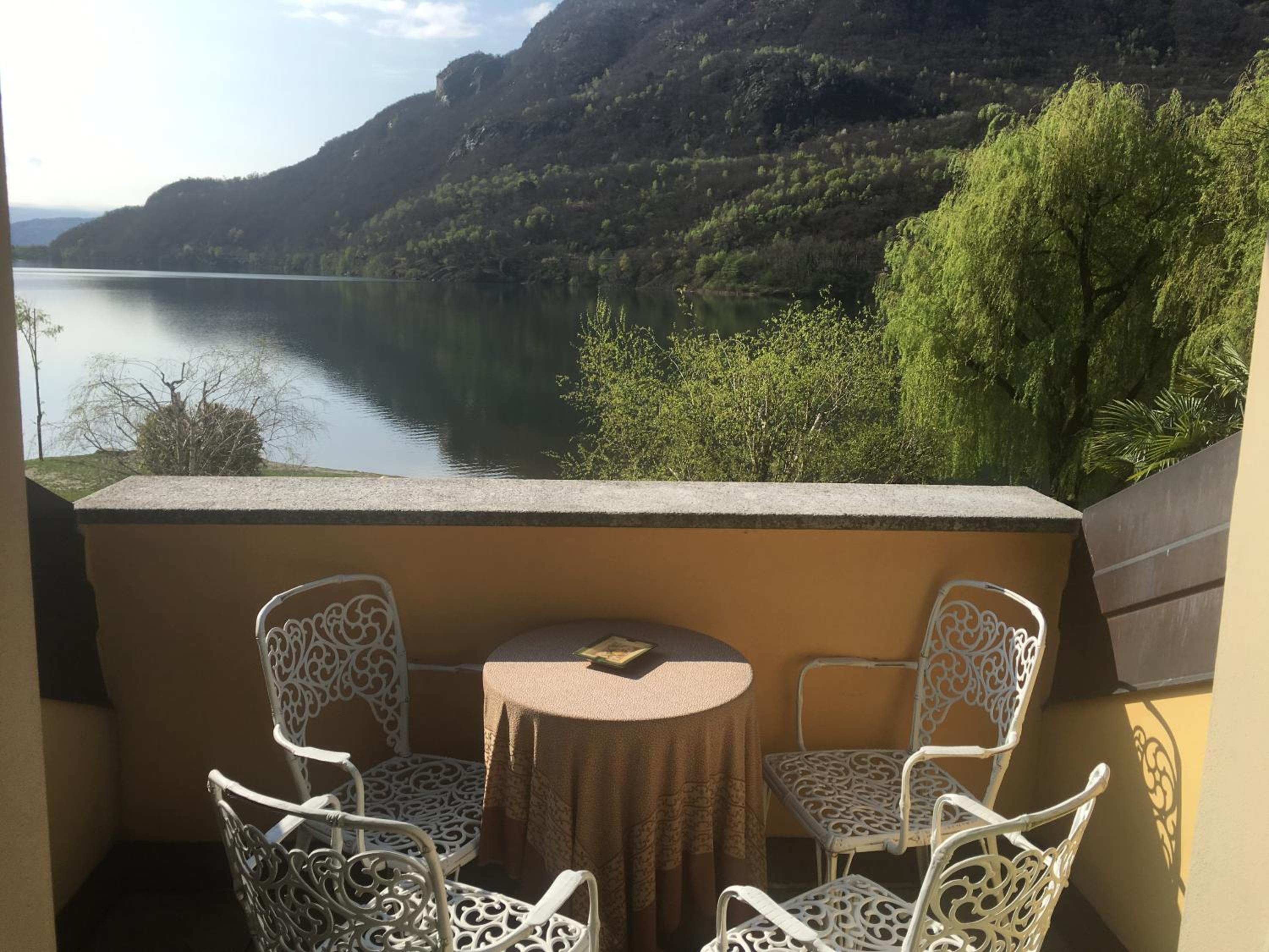 One-Bedroom Apartment with Lake View - Annex - Photo 11