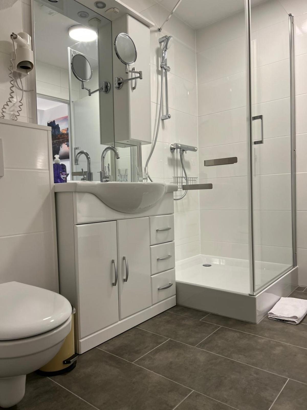 Large Double Room photo 2