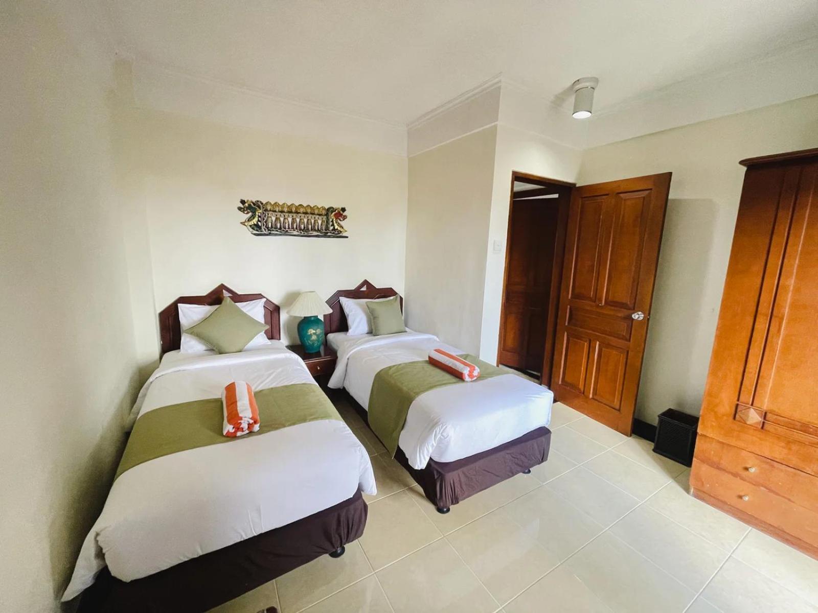 Two-Bedroom Apartment with Garden View - Photo 10