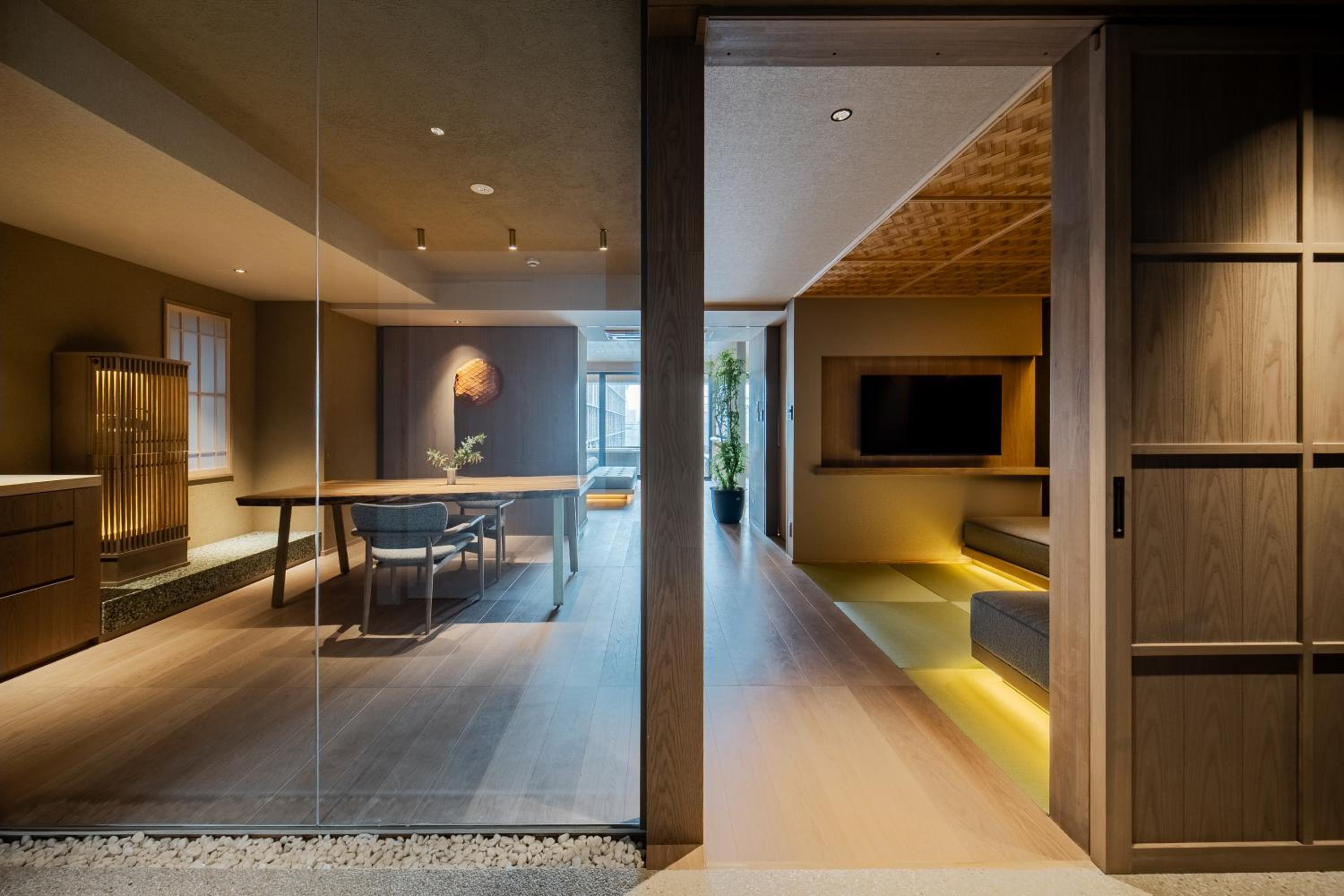 Suite with Hot Tub