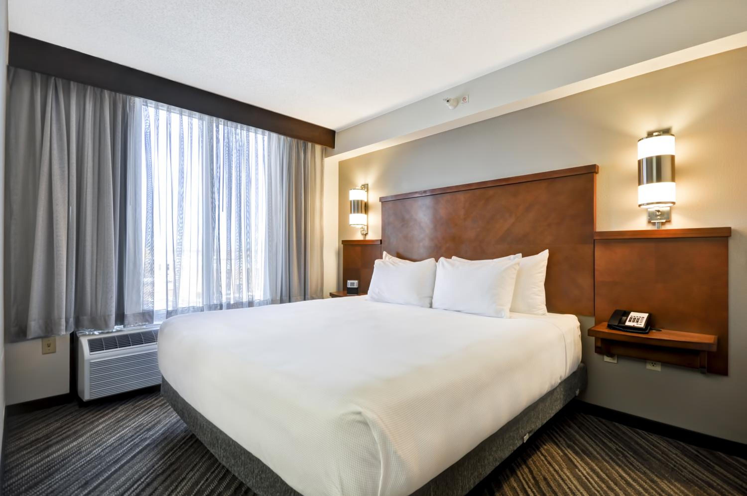 King Room with Sofa Bed - High Floor - Photo 6