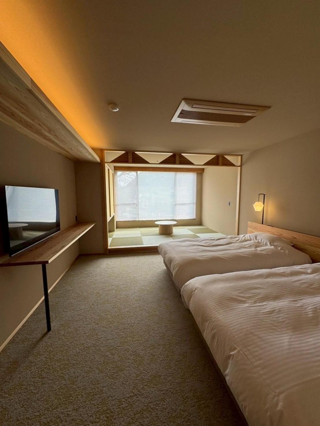 Quadruple Room with Mountain View photo 3