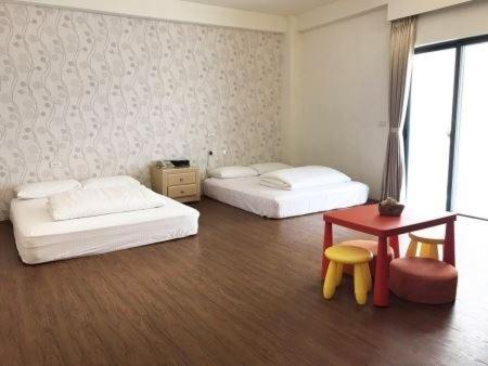 Quadruple Room with Private Bathroom photo 2