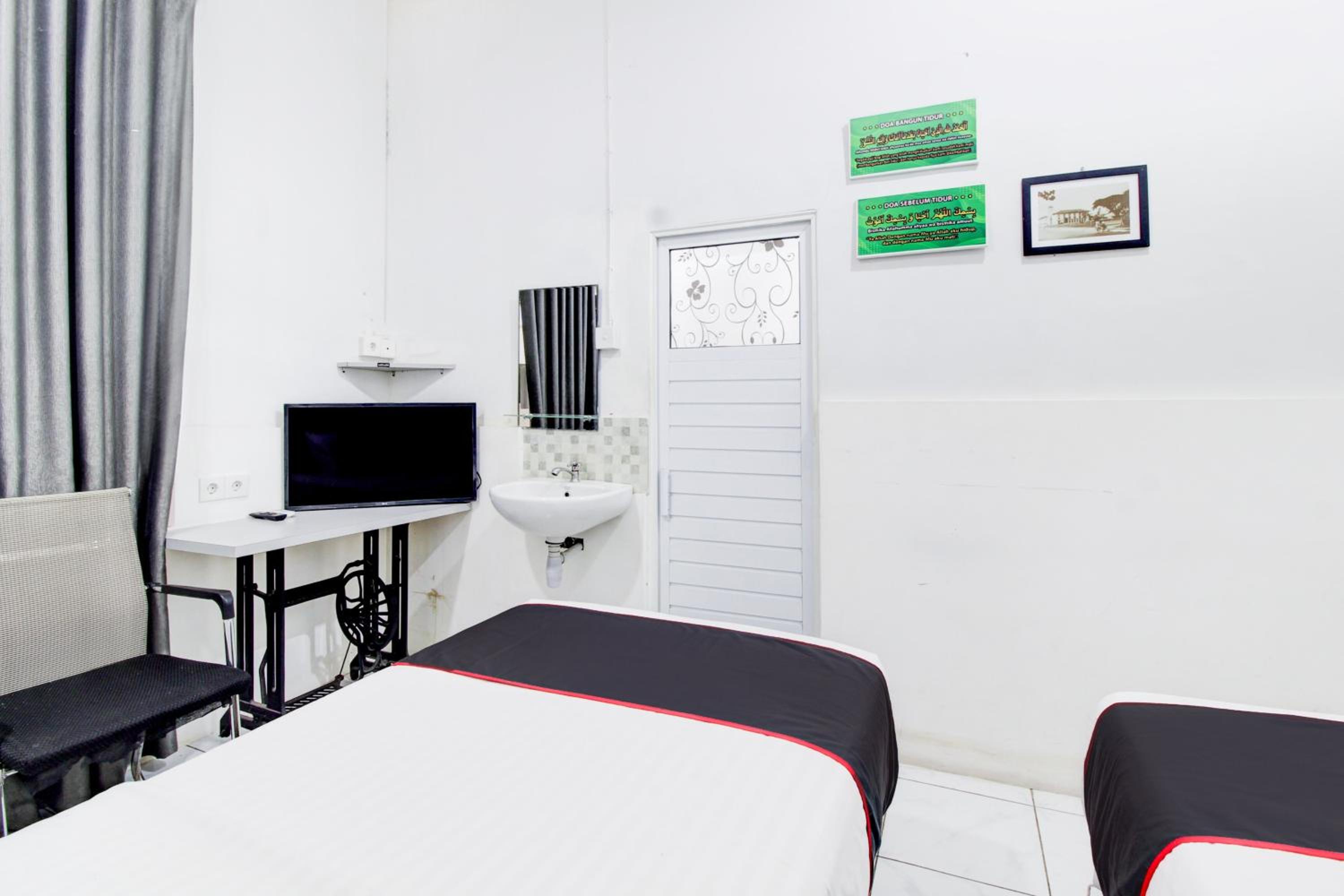 Standard Twin Room - Photo 5