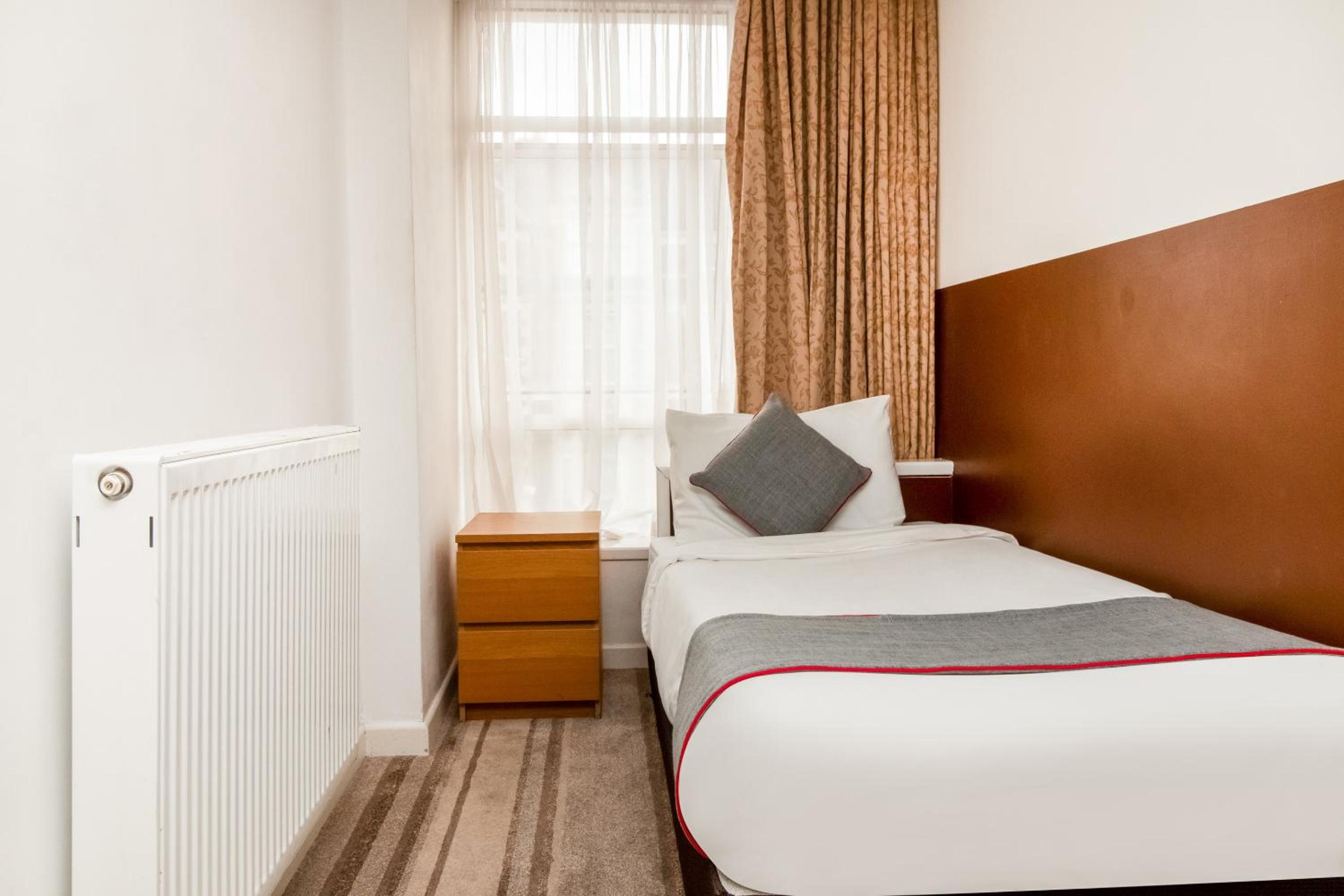 Superior Quadruple Room - Photo 3