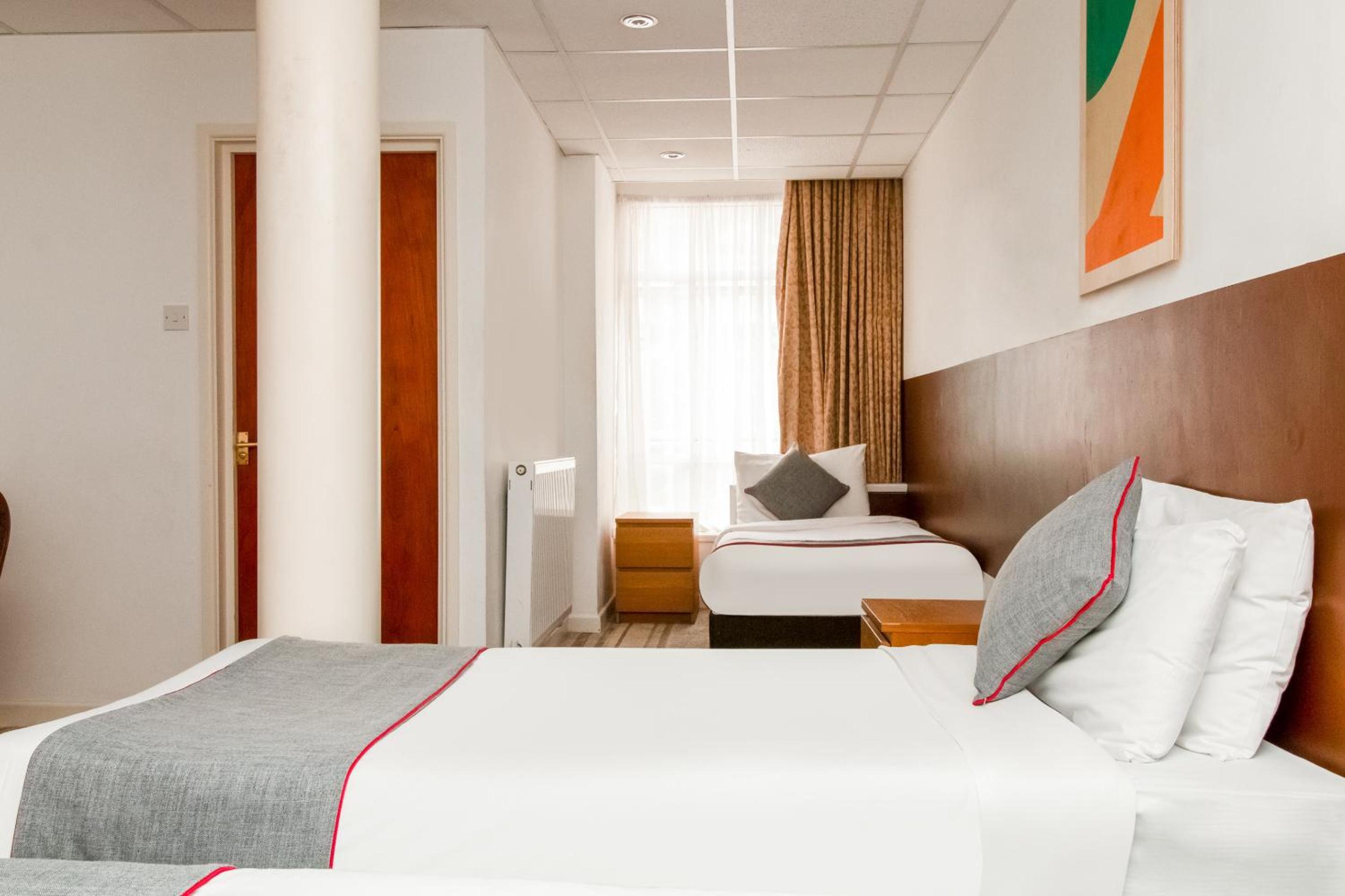 Superior Quadruple Room - Photo 2
