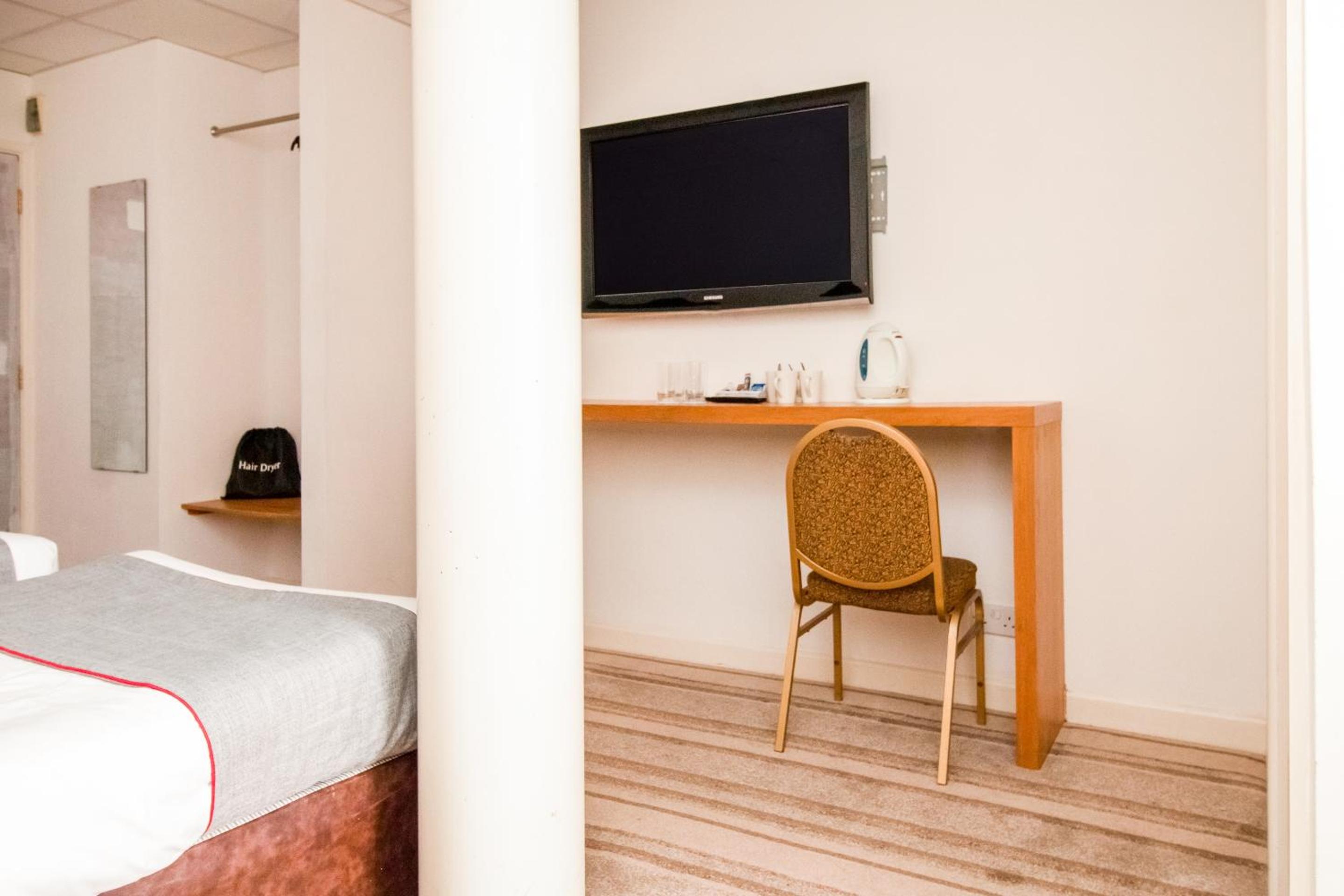 Superior Quadruple Room - Photo 6