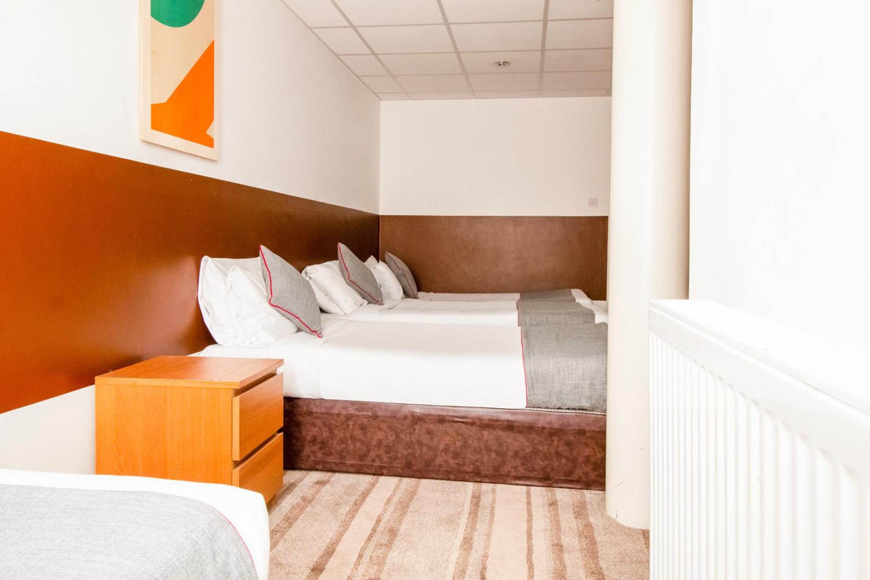 Superior Quadruple Room - Photo 5