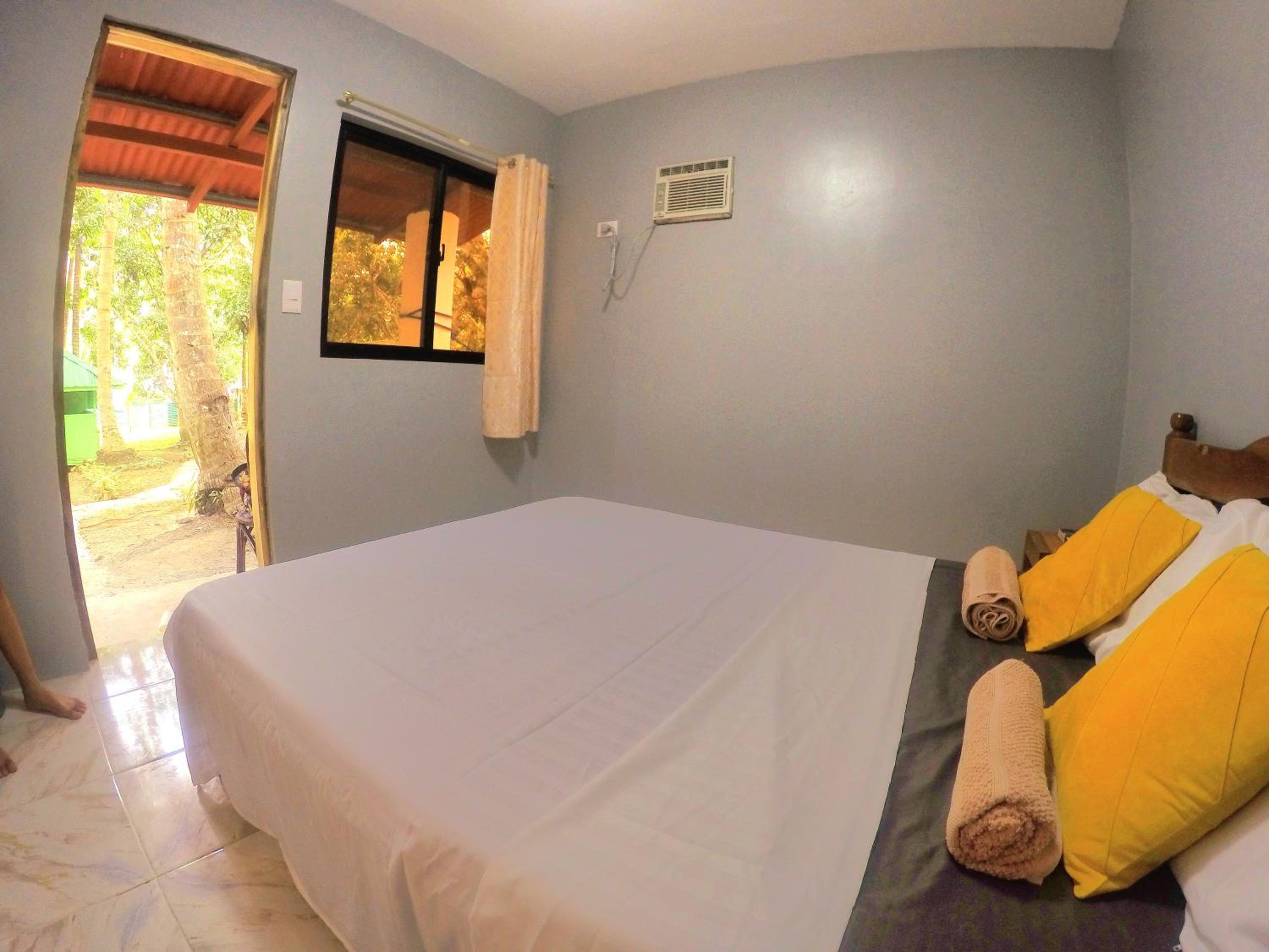 Deluxe Queen Room - Photo 3