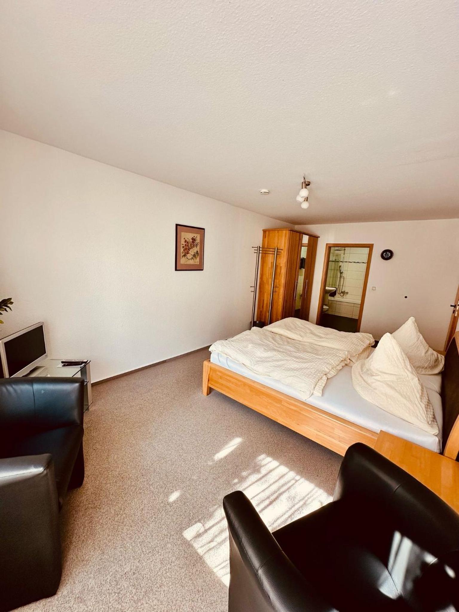 Standard Double Room - Photo 6
