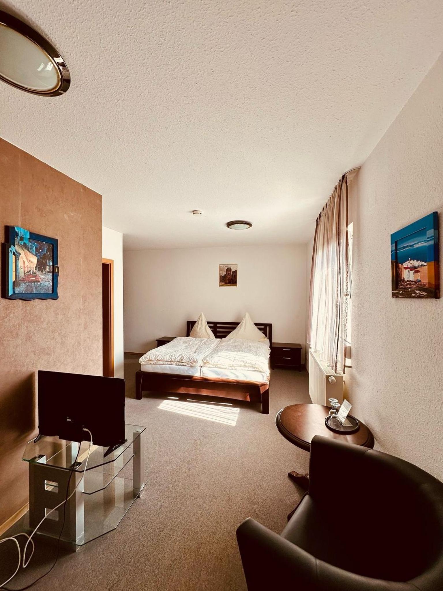 Standard Double Room - Photo 2