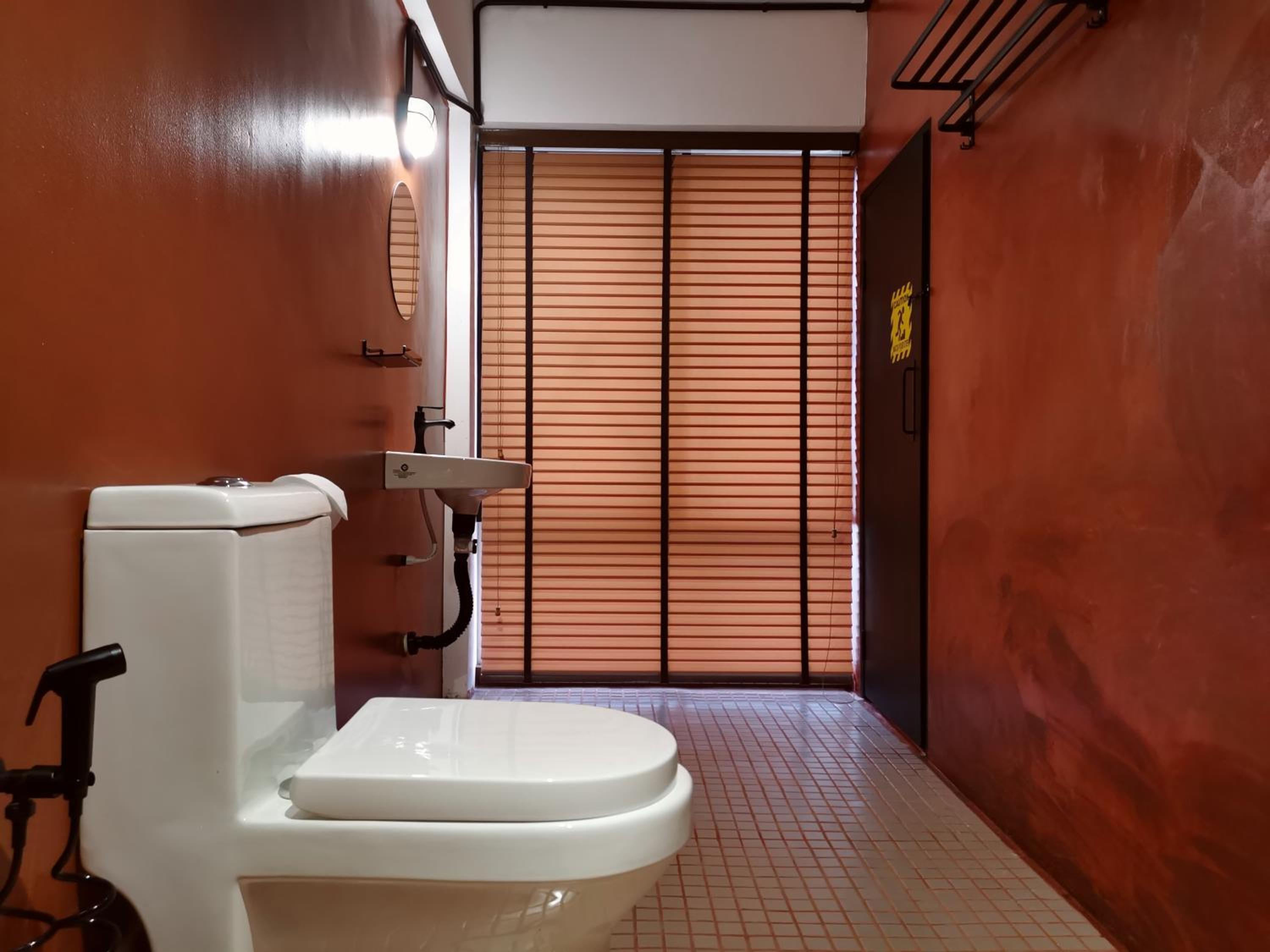 Deluxe Queen Room - Photo 19
