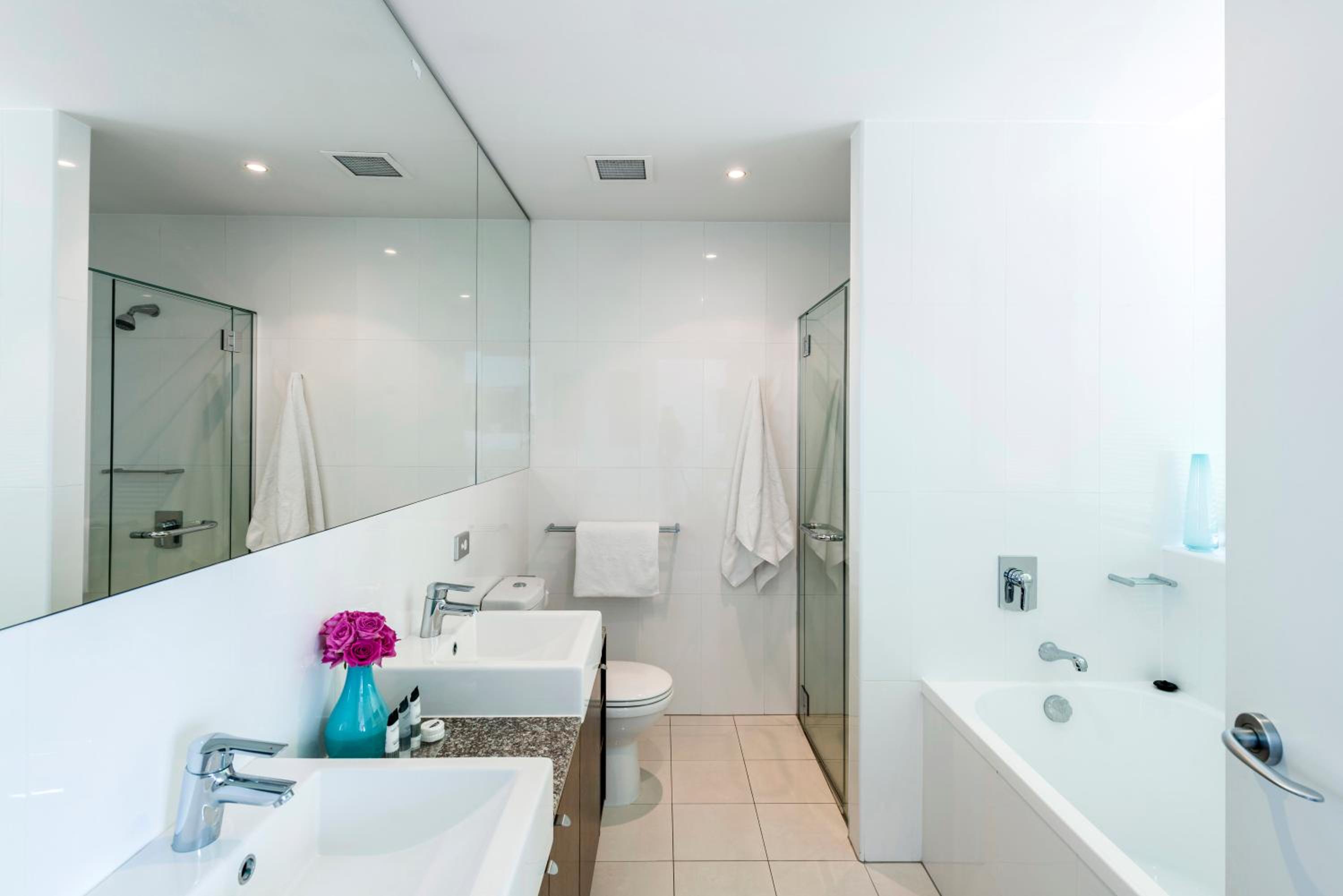 Three-Bedroom Apartment - Photo 4