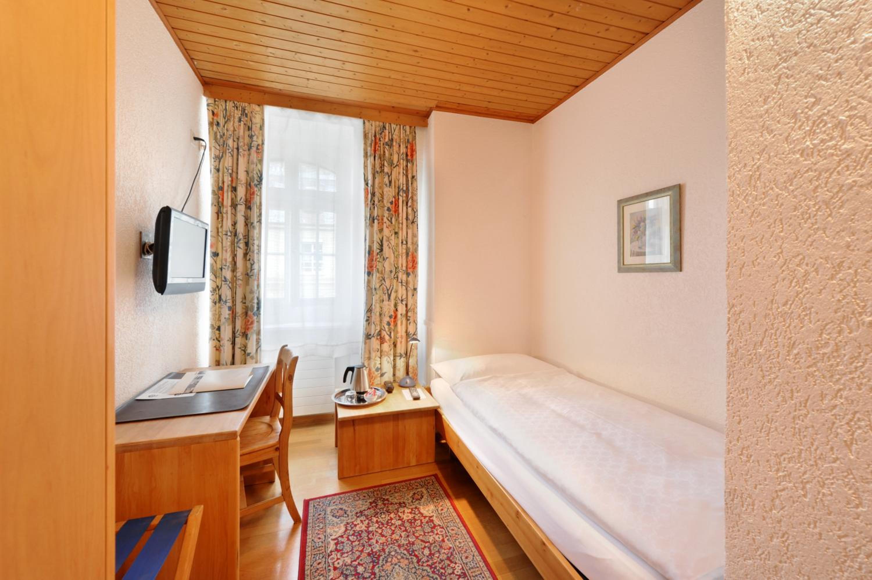 Single Room photo 2