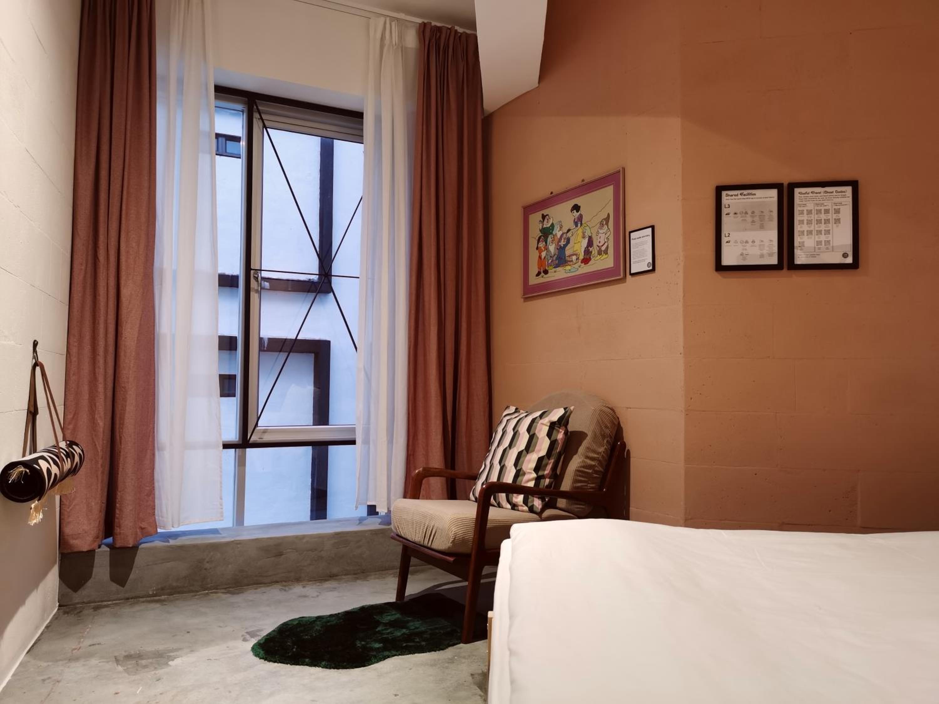 Double Room with Private Bathroom - Photo 12