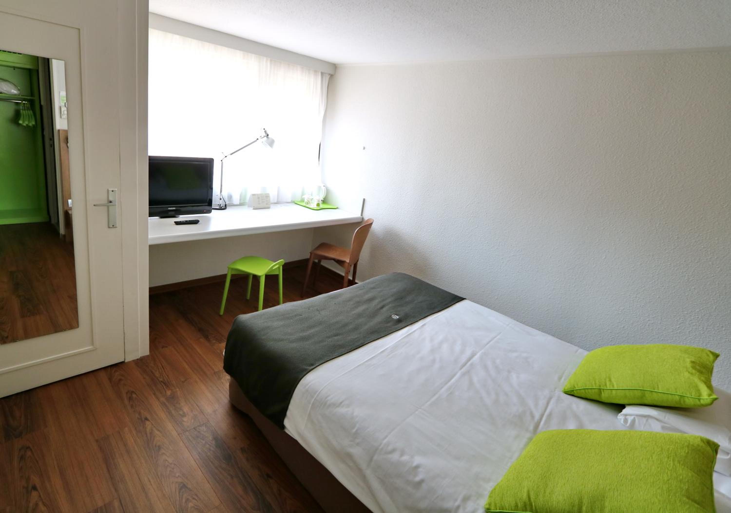 Standard Double Room - Photo 4