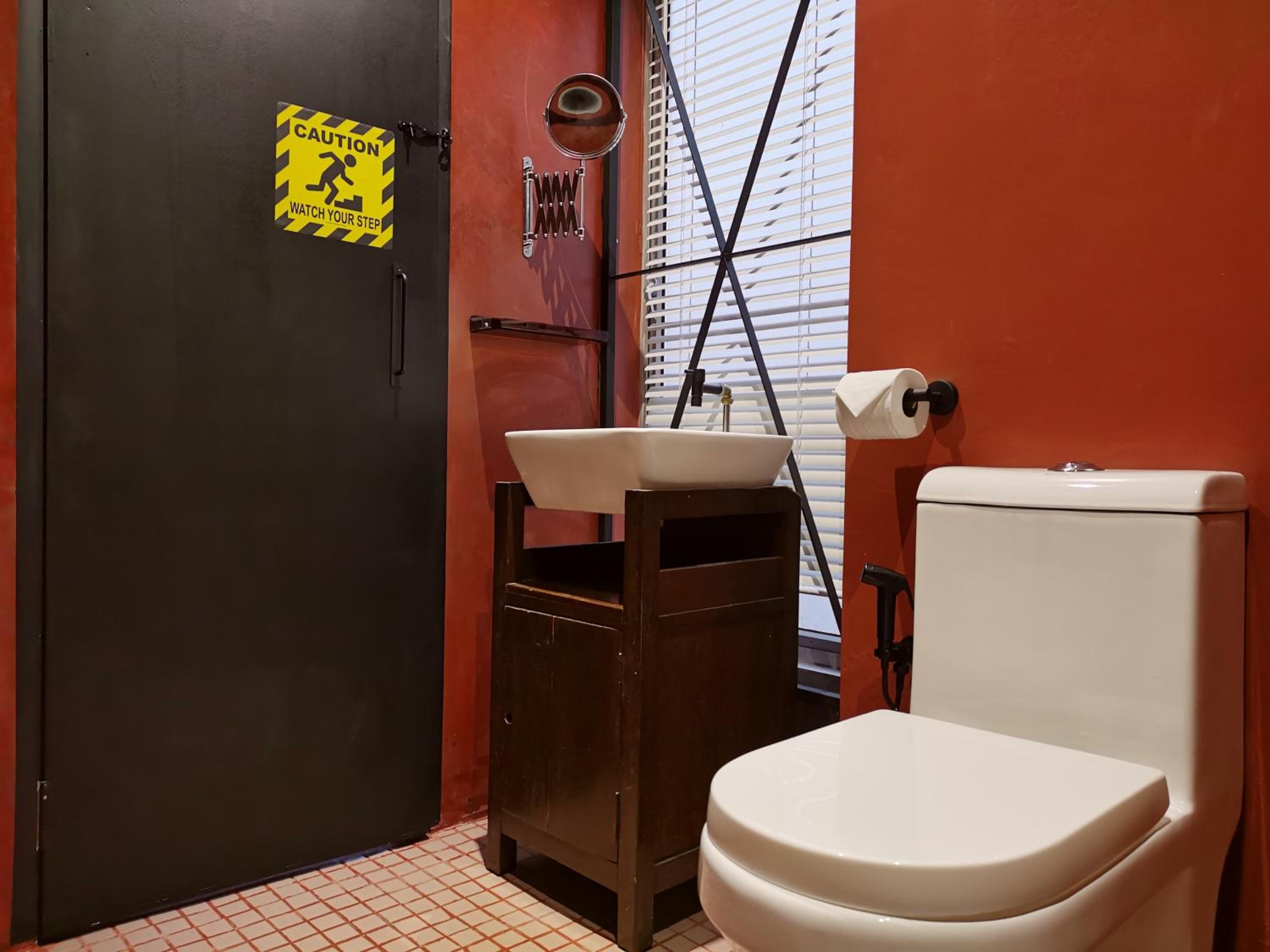 Double Room with Private Bathroom - Photo 10