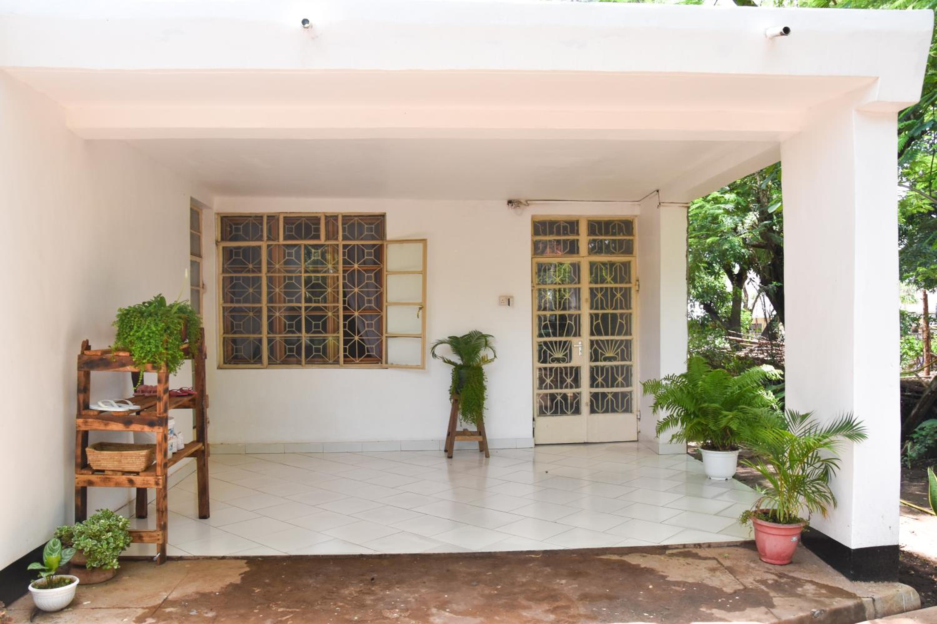 Triple Room with Shared Bathroom