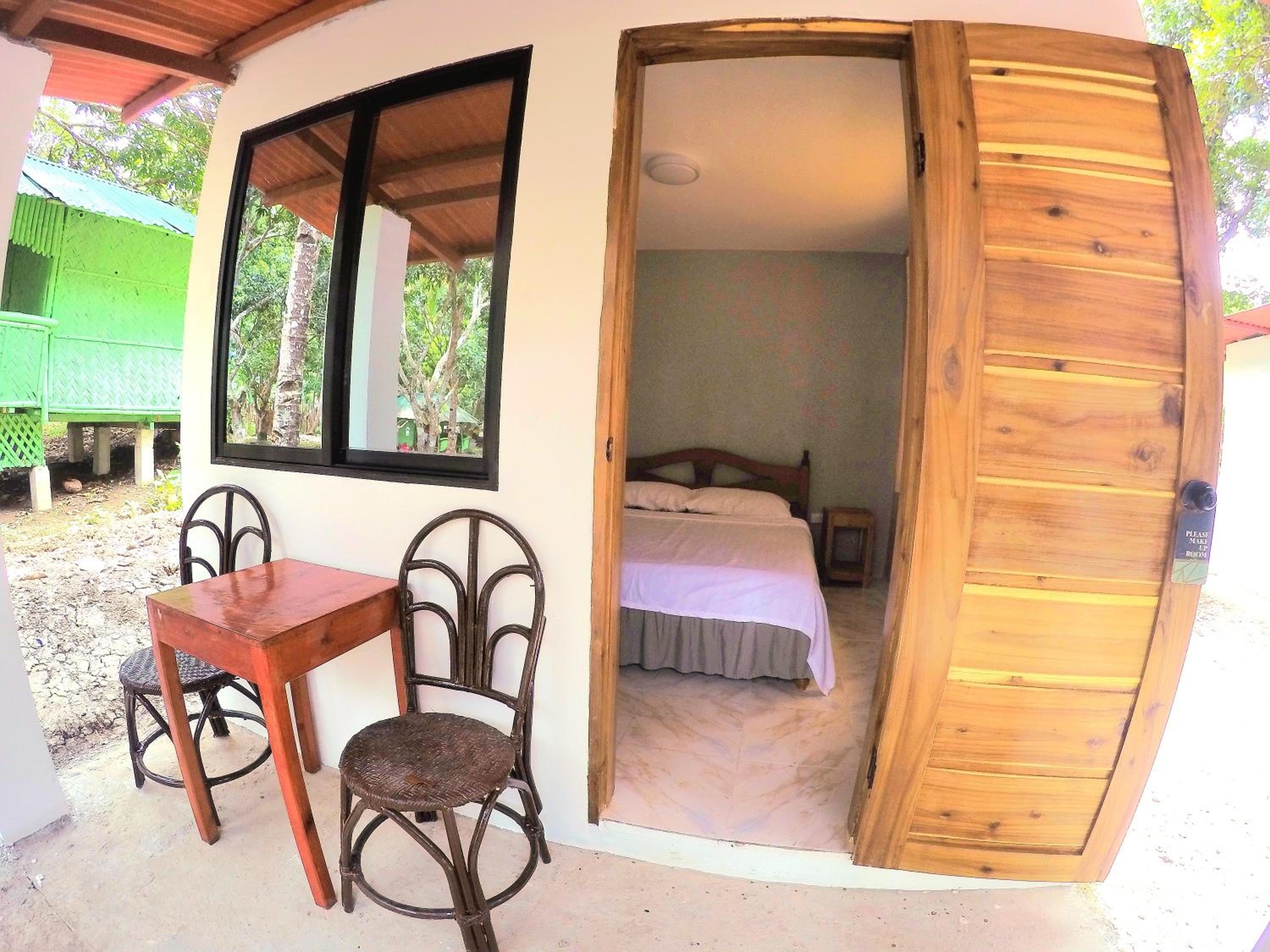 Deluxe Queen Room - Photo 16
