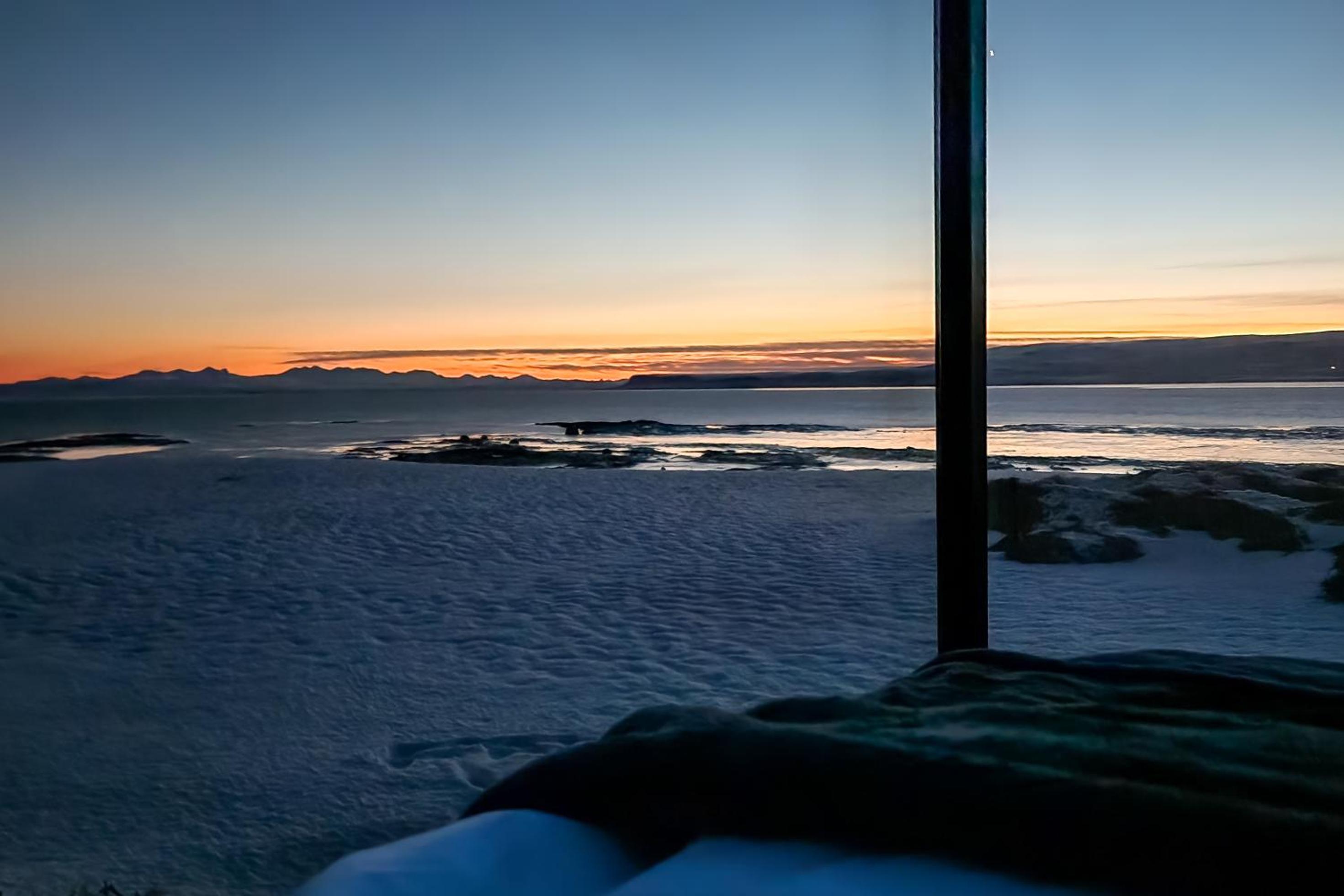 One-Bedroom House with Hot Tub photo 2