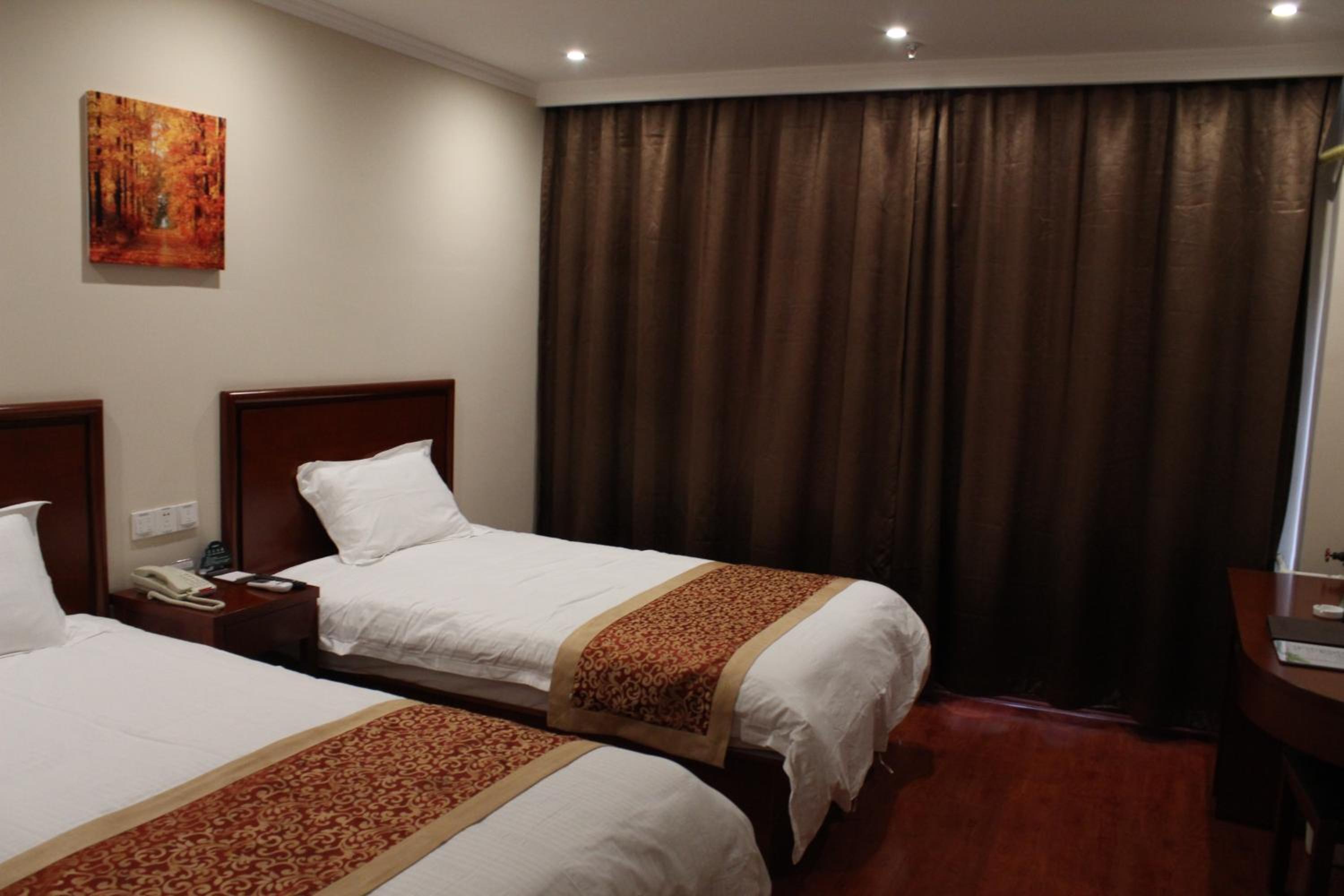 Mainland Chinese Citizens - Business Twin Room photo 3