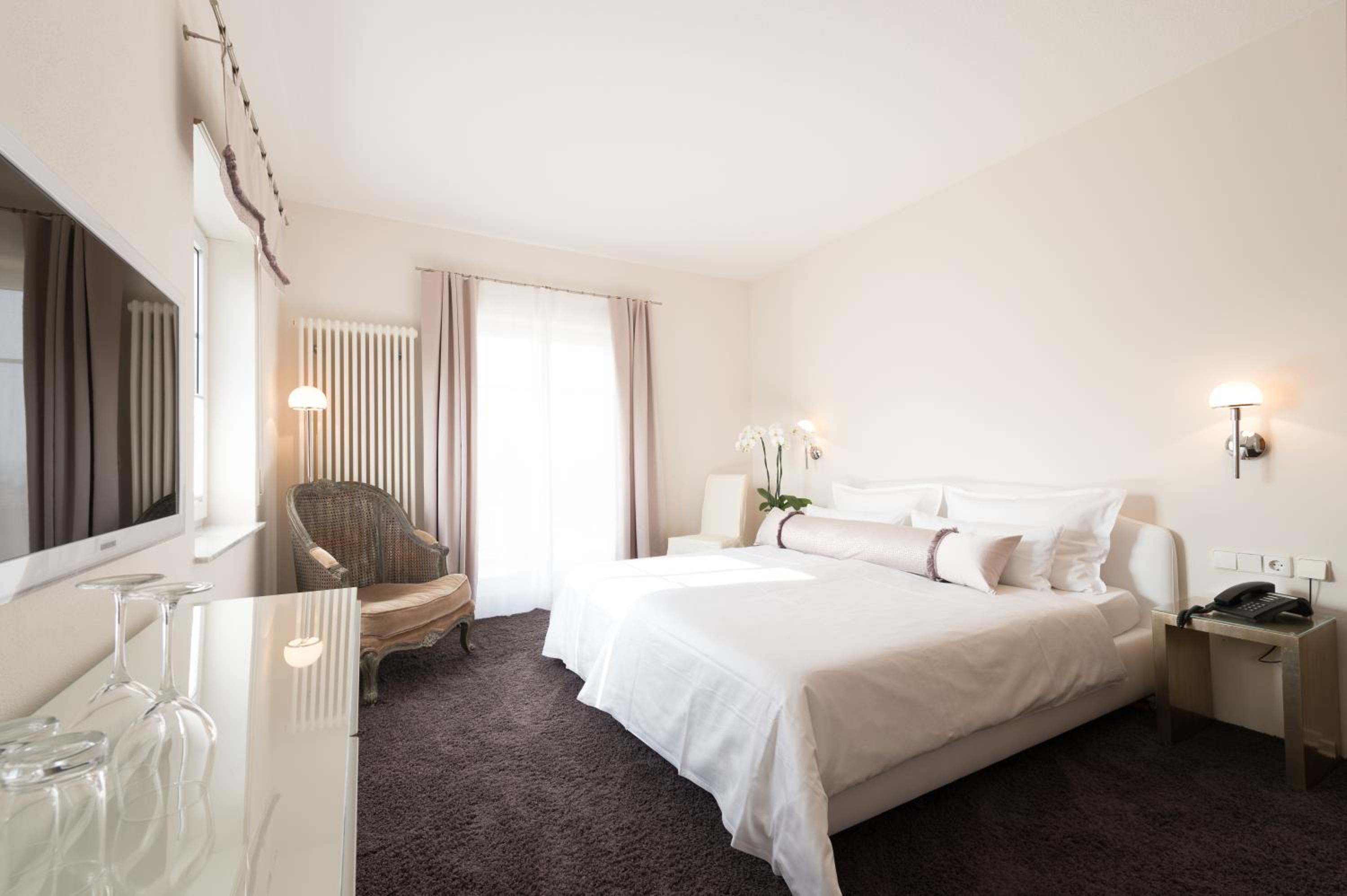 Double Room with Lake View photo 3