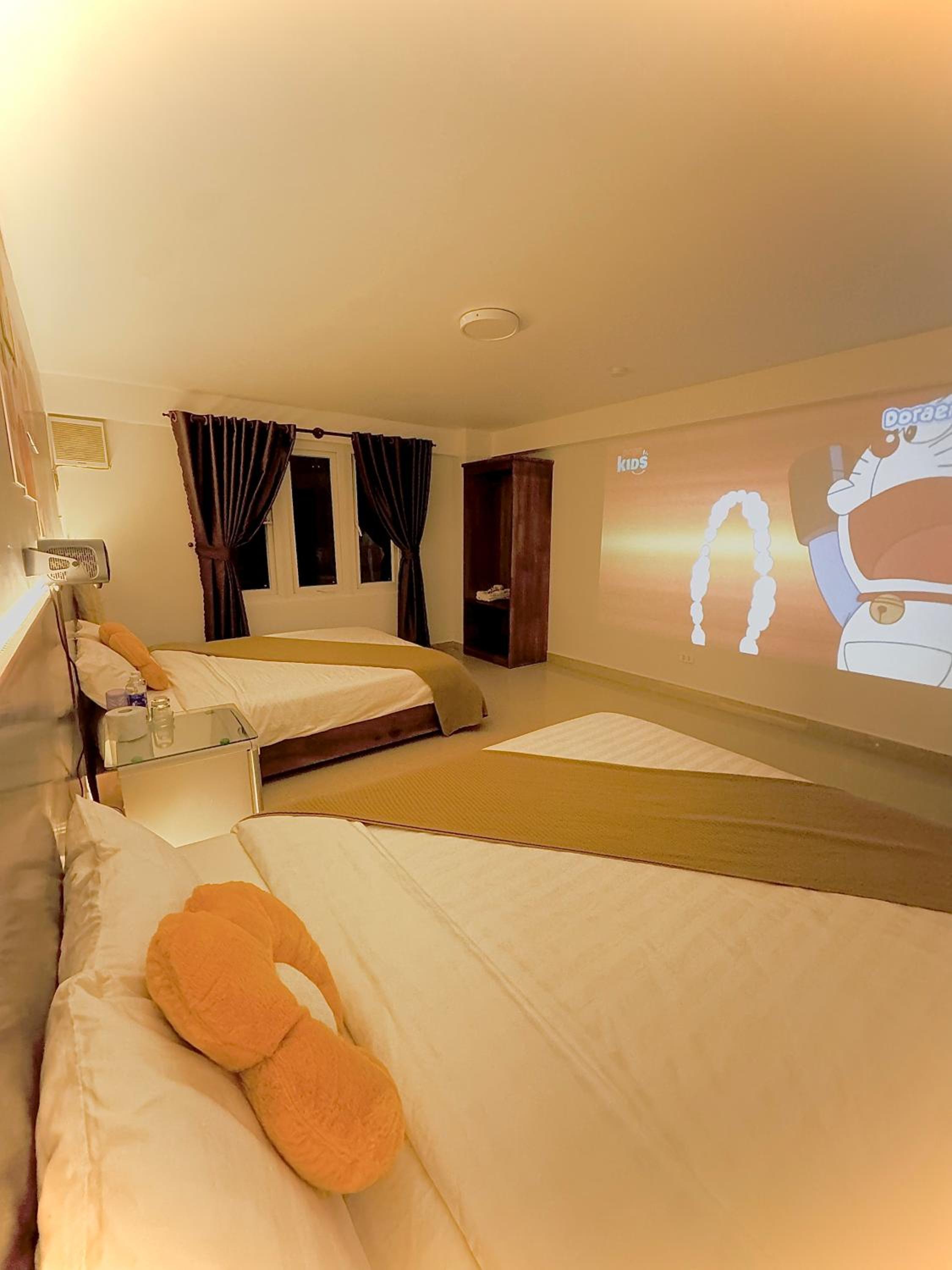 Deluxe Family Room