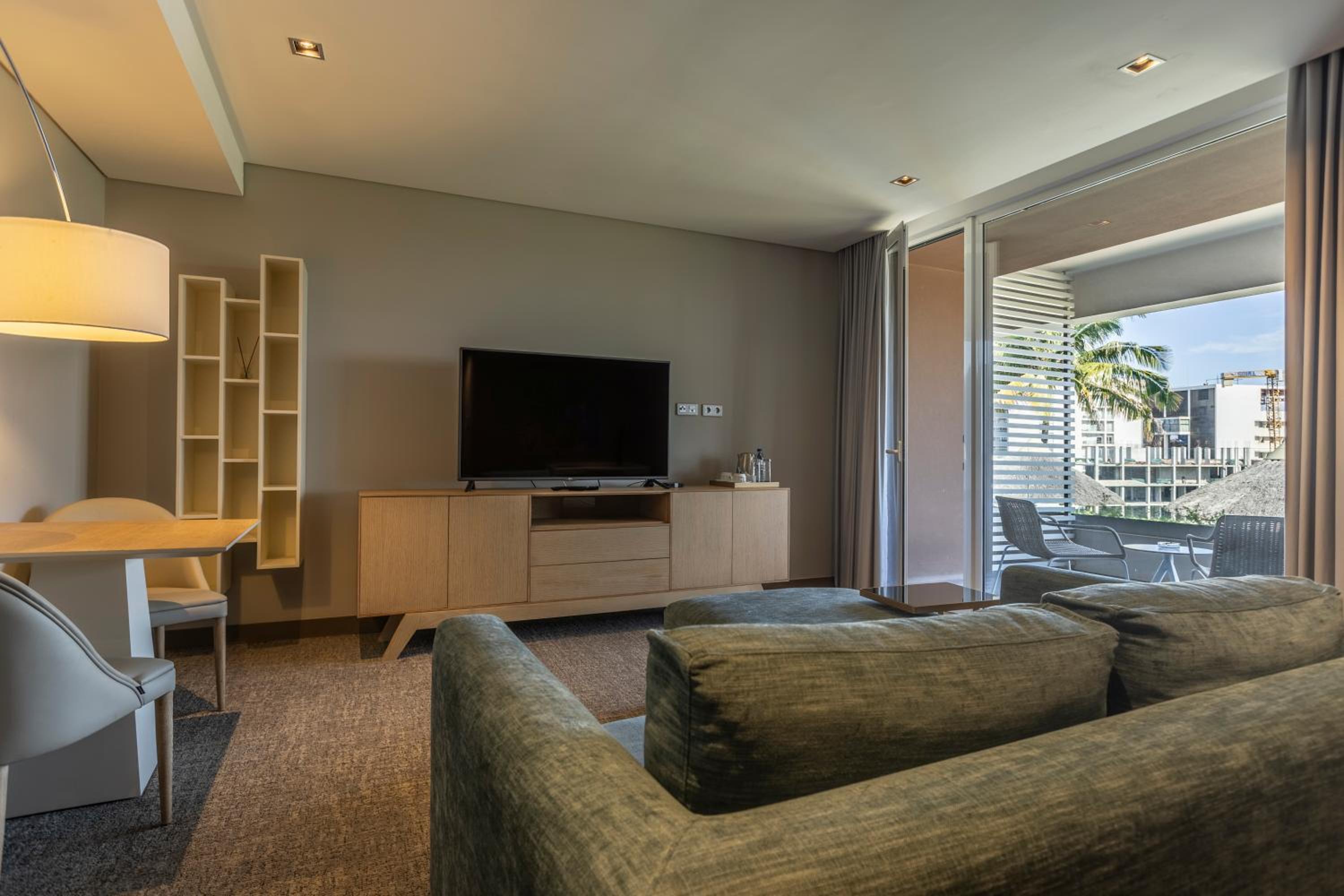 Suite with Pool View - Photo 1
