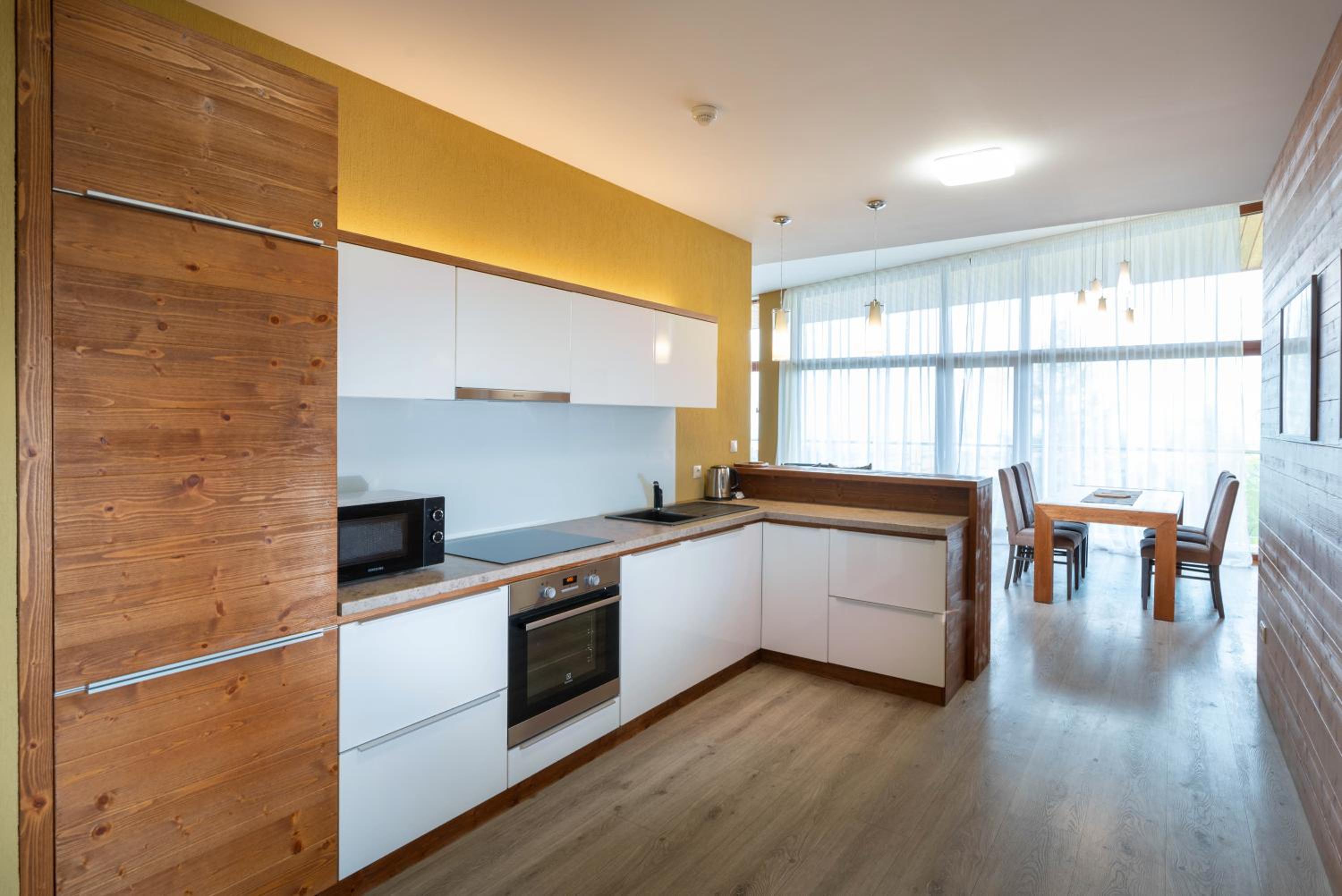 Two-Bedroom Apartment (HR1-A404)
