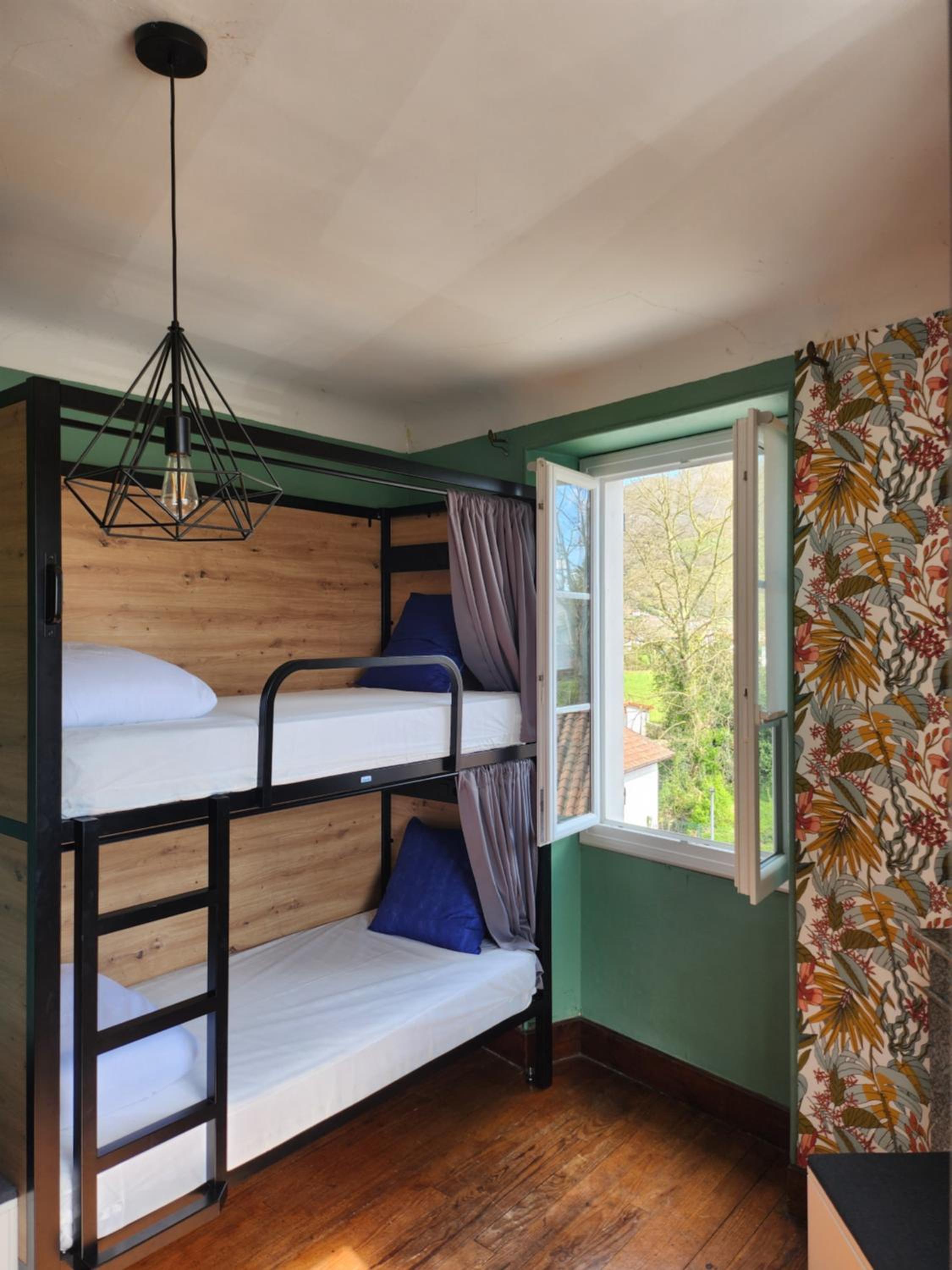 Bed in 4-Bed Mixed Dormitory Room