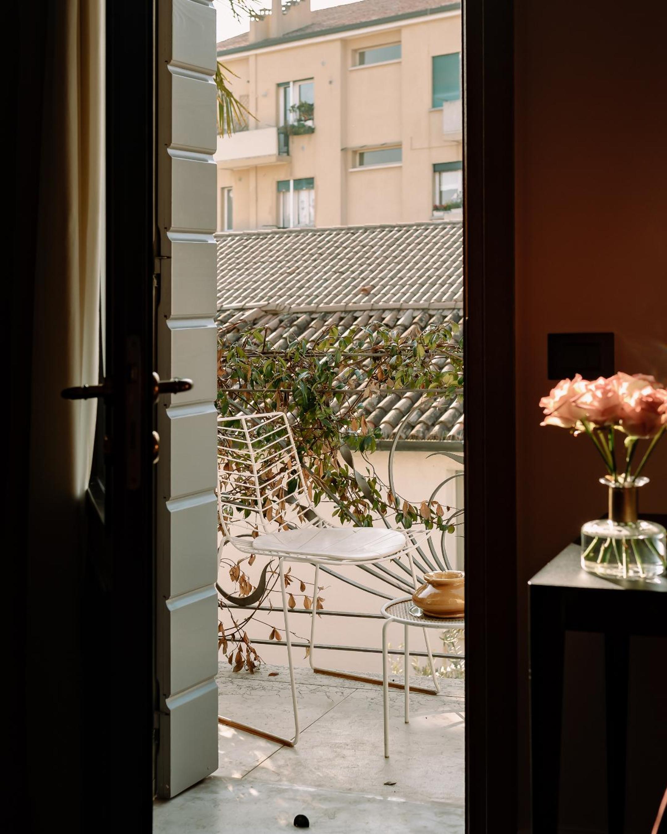 King Room with Balcony photo 3