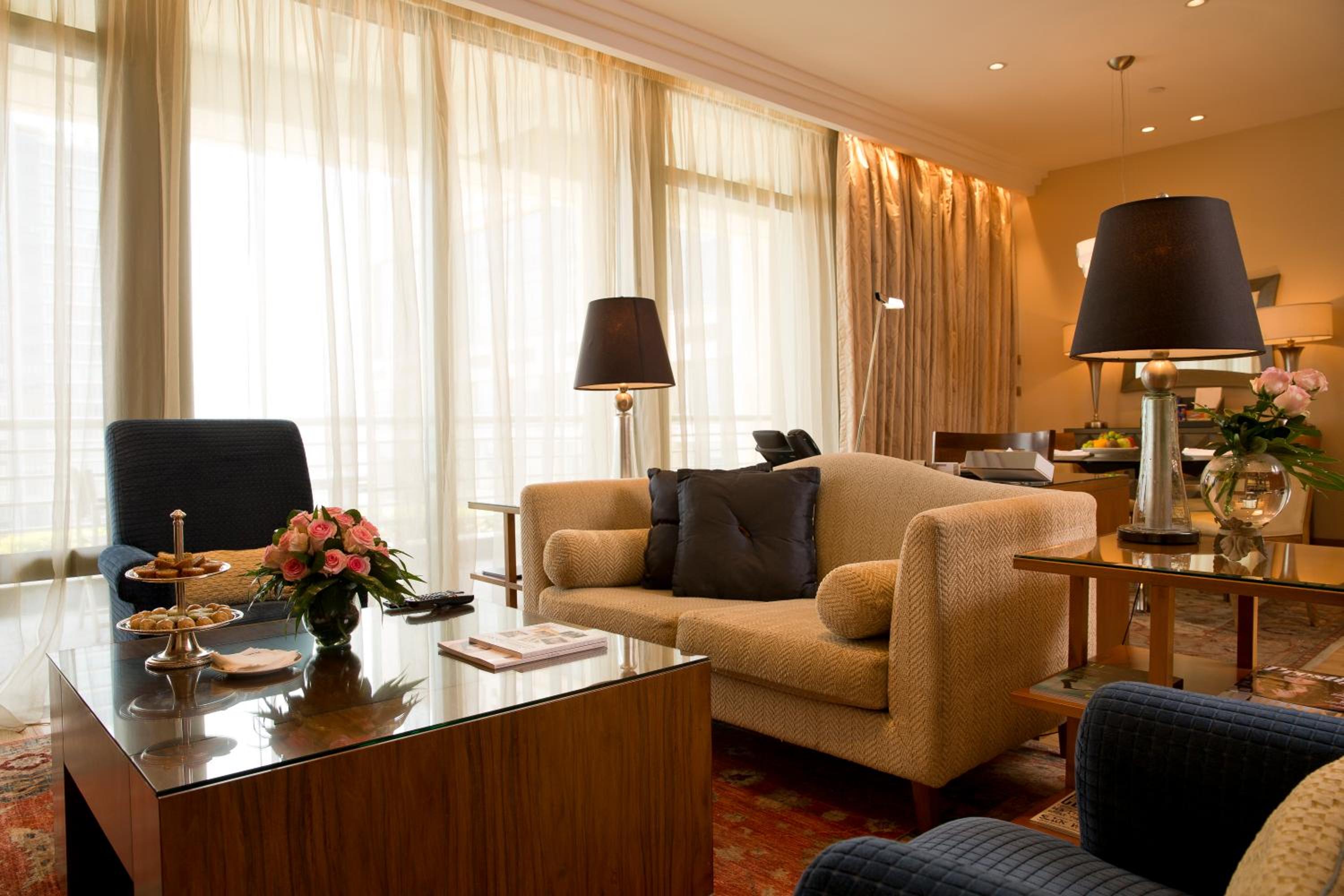 Three-Bedroom Apartment with Sea View photo 1