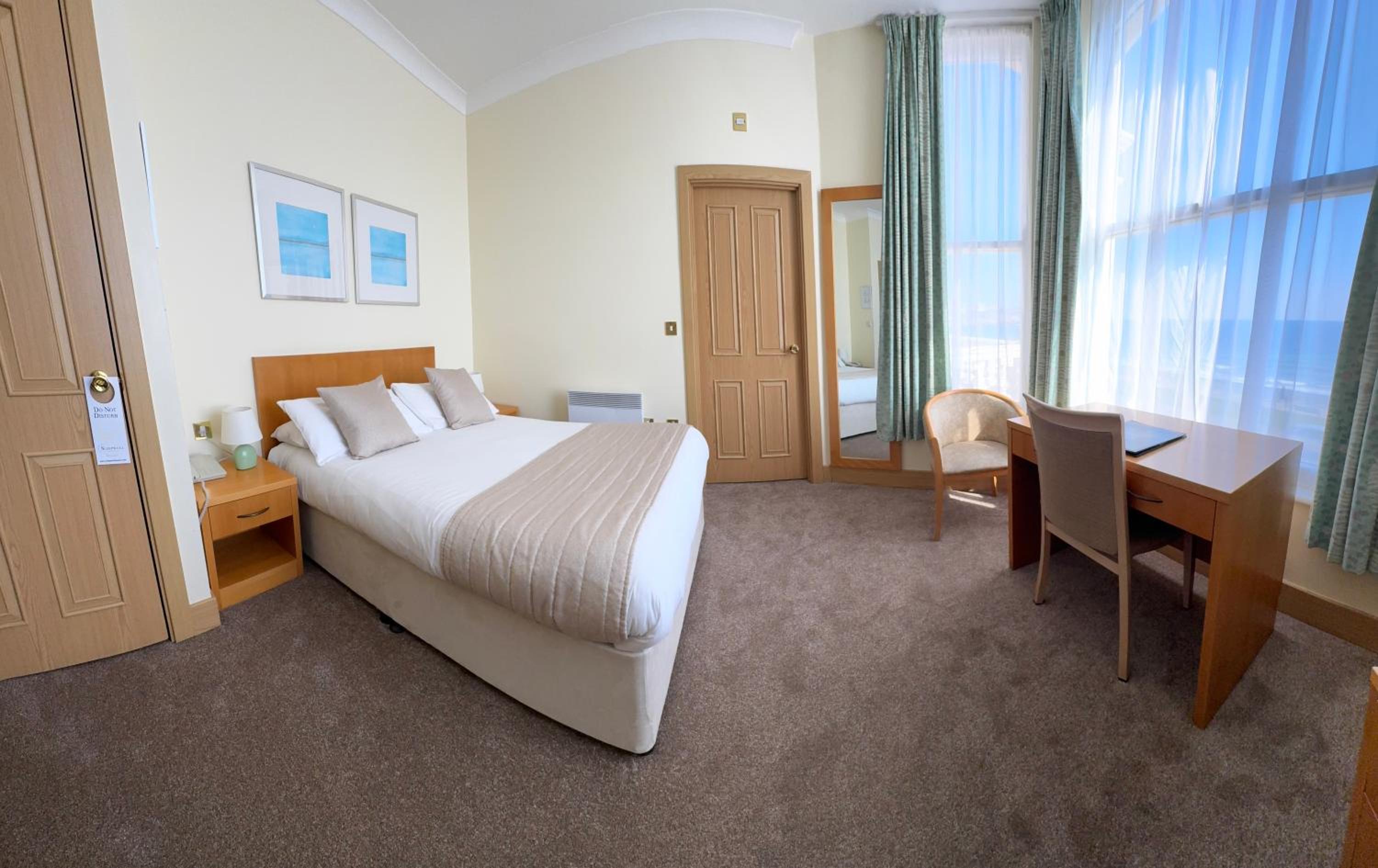 Deluxe Double Room with Side Sea View photo 1