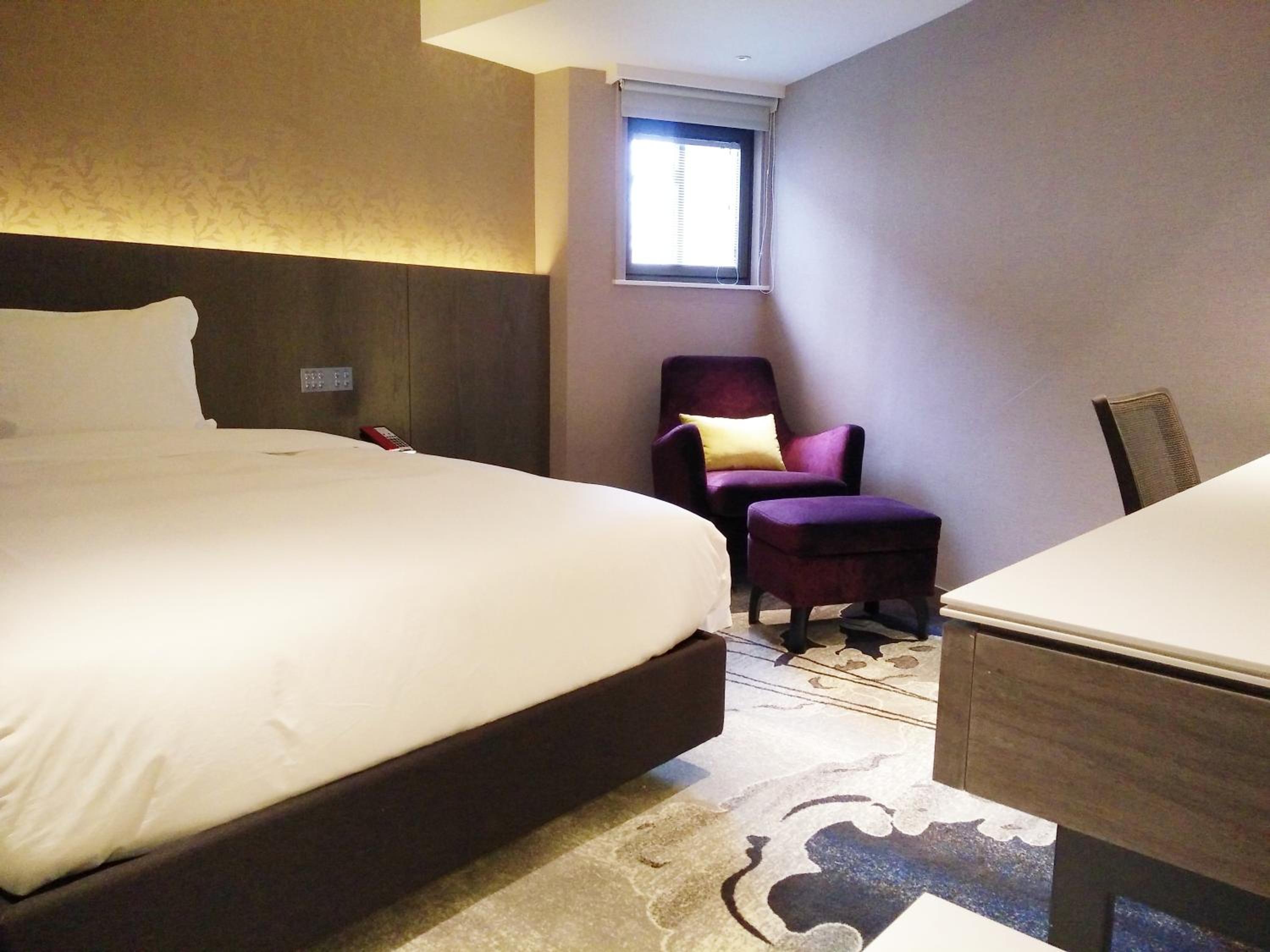 Standard Single Room thumbnail 6