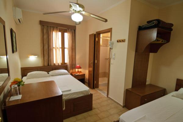 Deluxe Triple Room photo 3